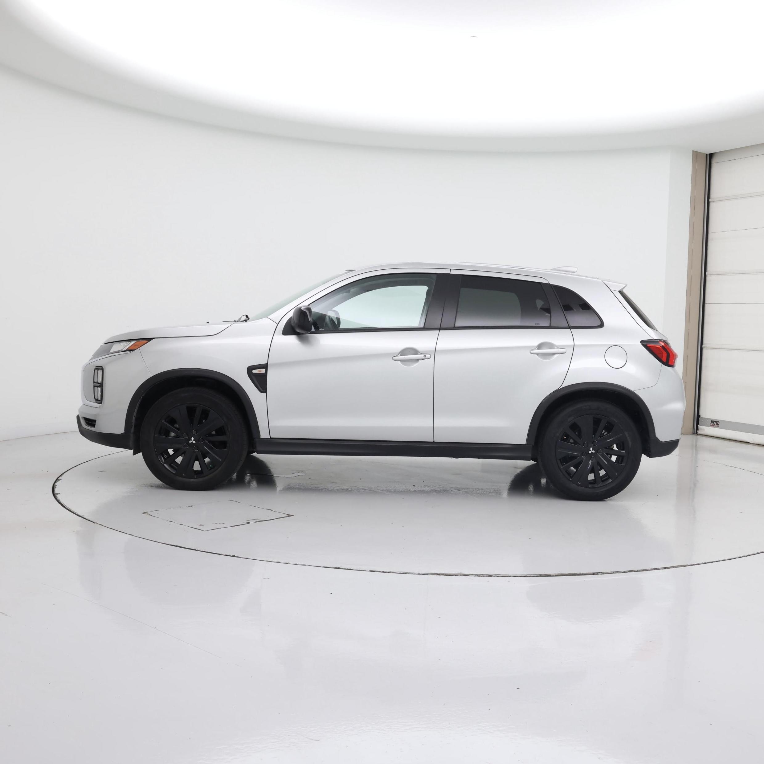 Thumbnail: 2023 Mitsubishi Outlander Sport - 3