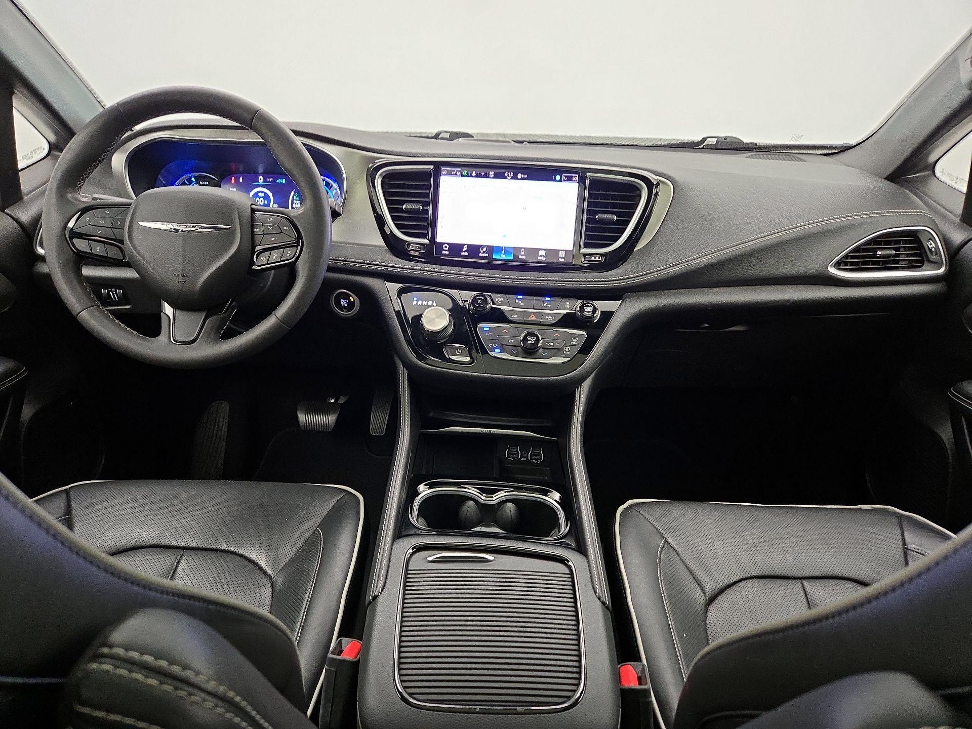 Thumbnail: 2022 Chrysler Pacifica - 9