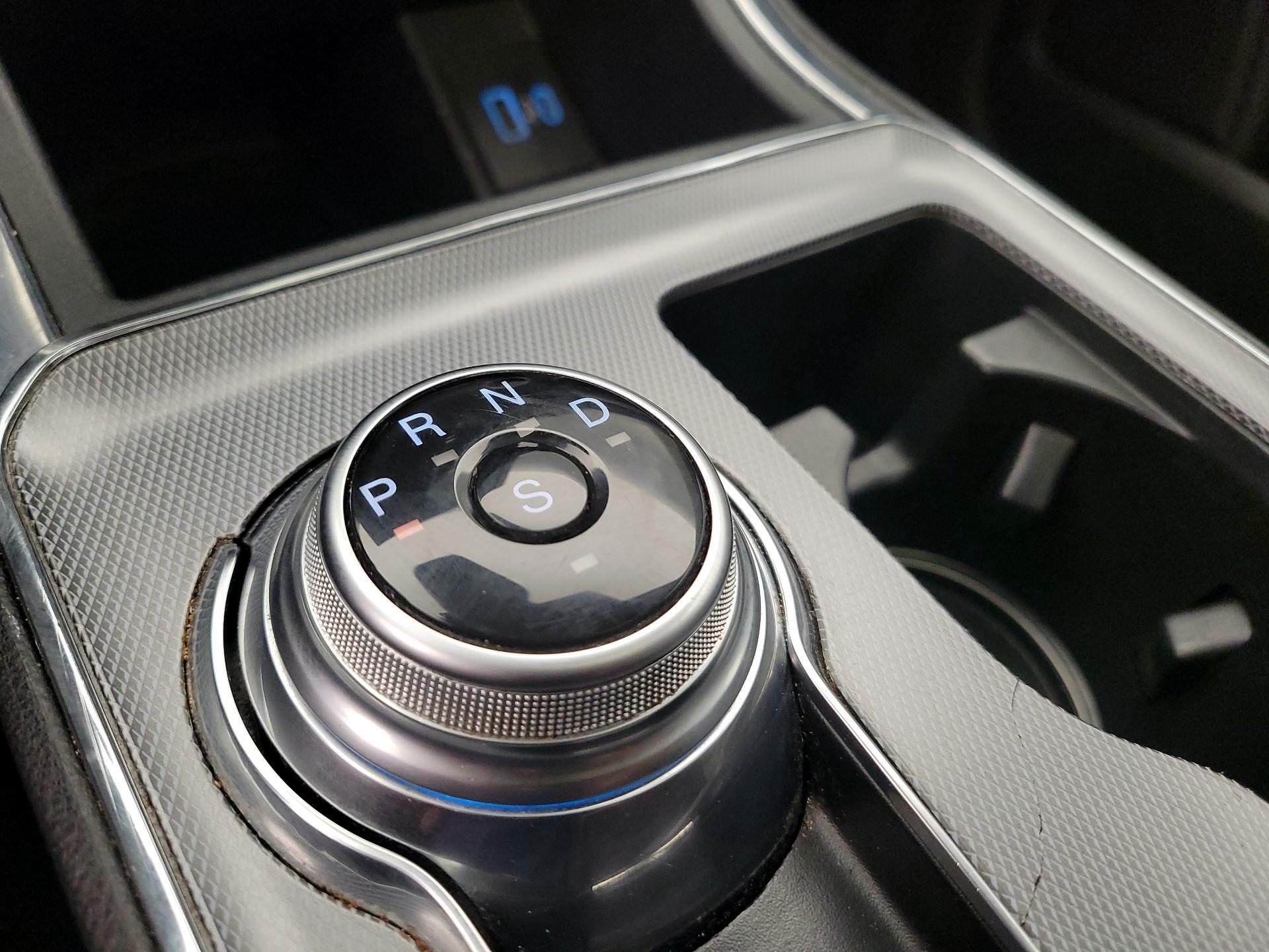 Thumbnail: 2021 Ford Edge - 17