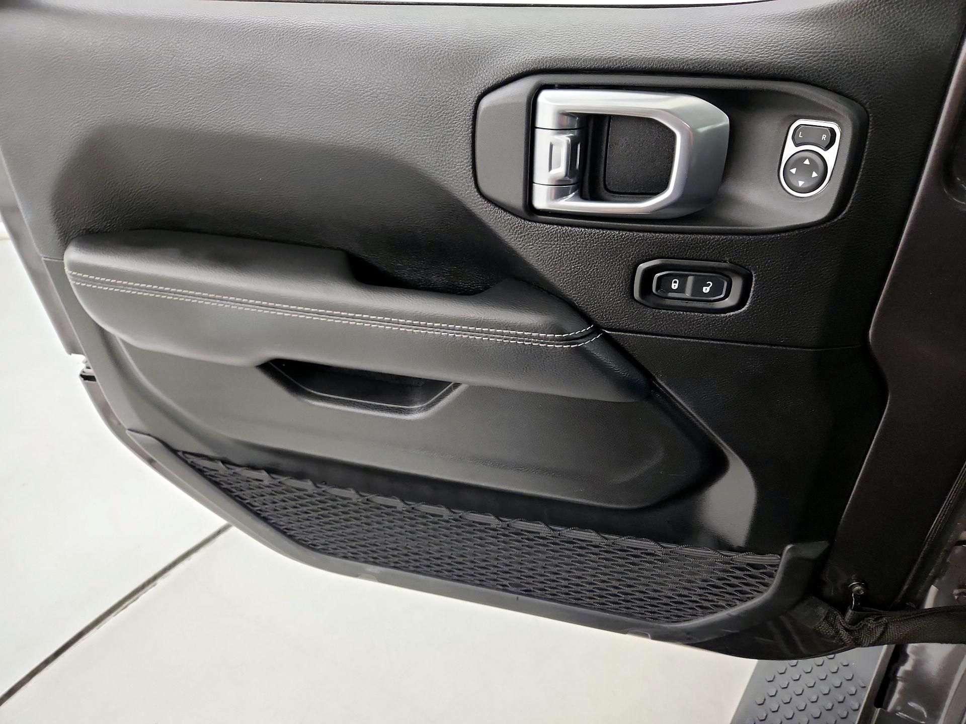 Thumbnail: 2022 Jeep Wrangler - 12