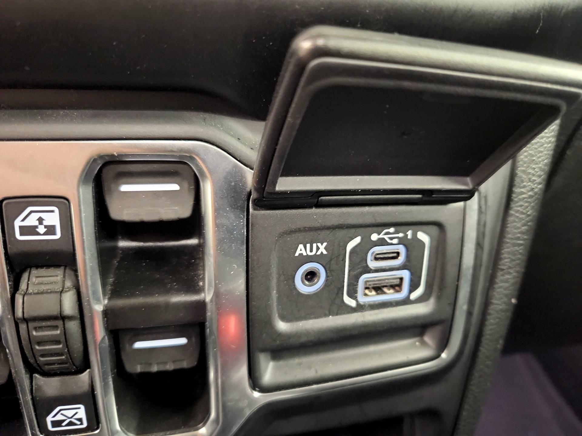 Thumbnail: 2022 Jeep Wrangler - 19