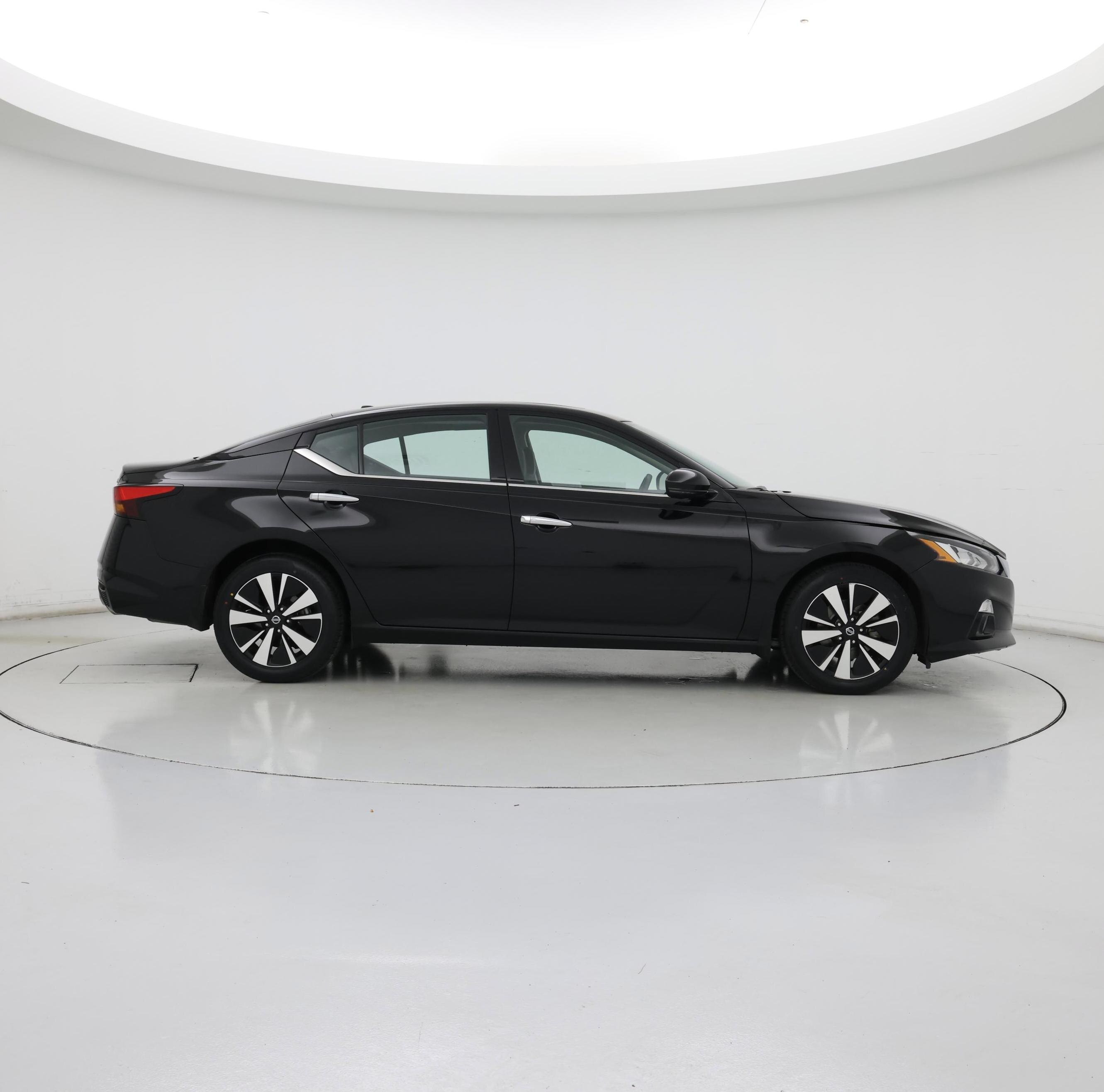 Thumbnail: 2022 Nissan Altima - 7