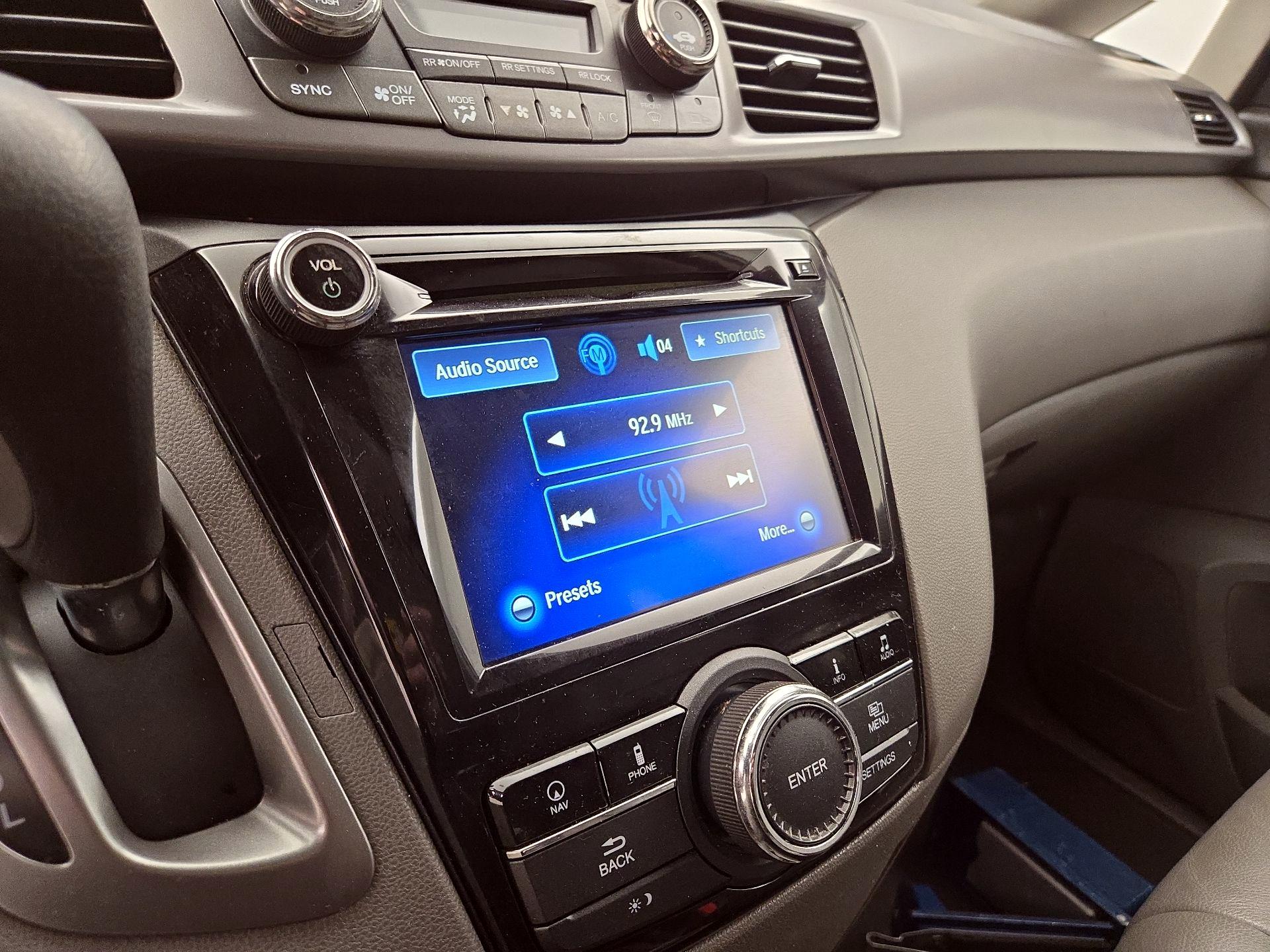 Thumbnail: 2015 Honda Odyssey - 16