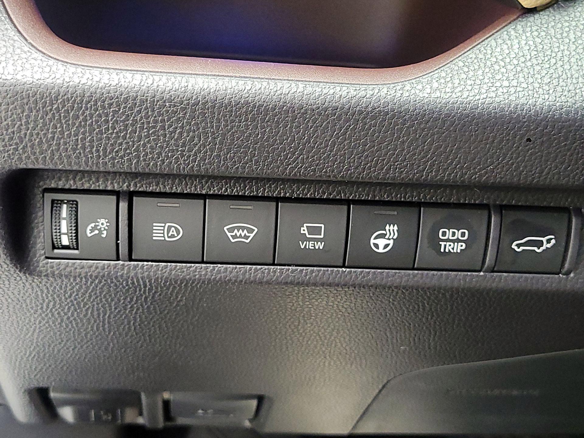 Thumbnail: 2025 Toyota RAV4 - 13