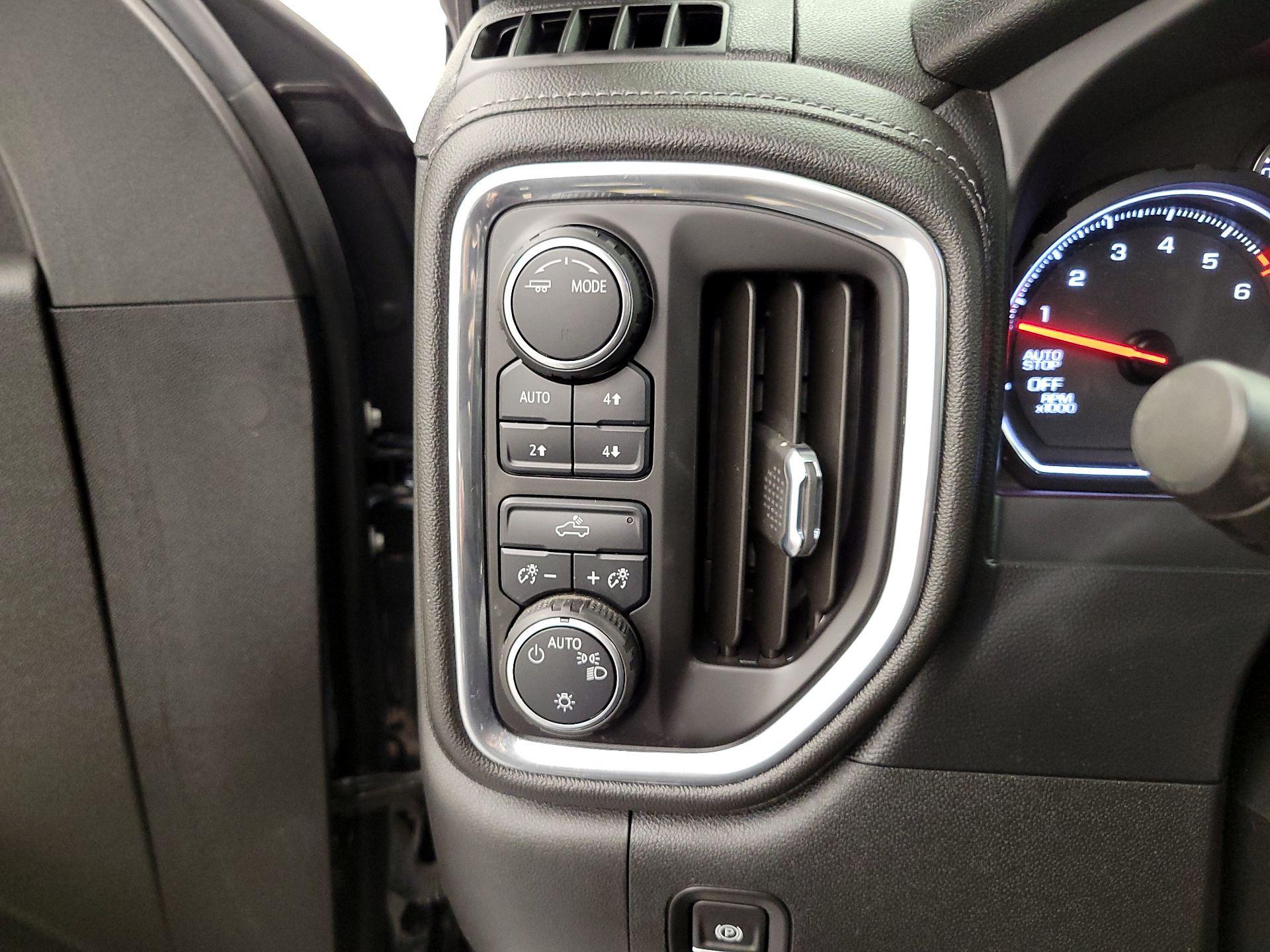 Thumbnail: 2020 Chevrolet Silverado 1500 - 13