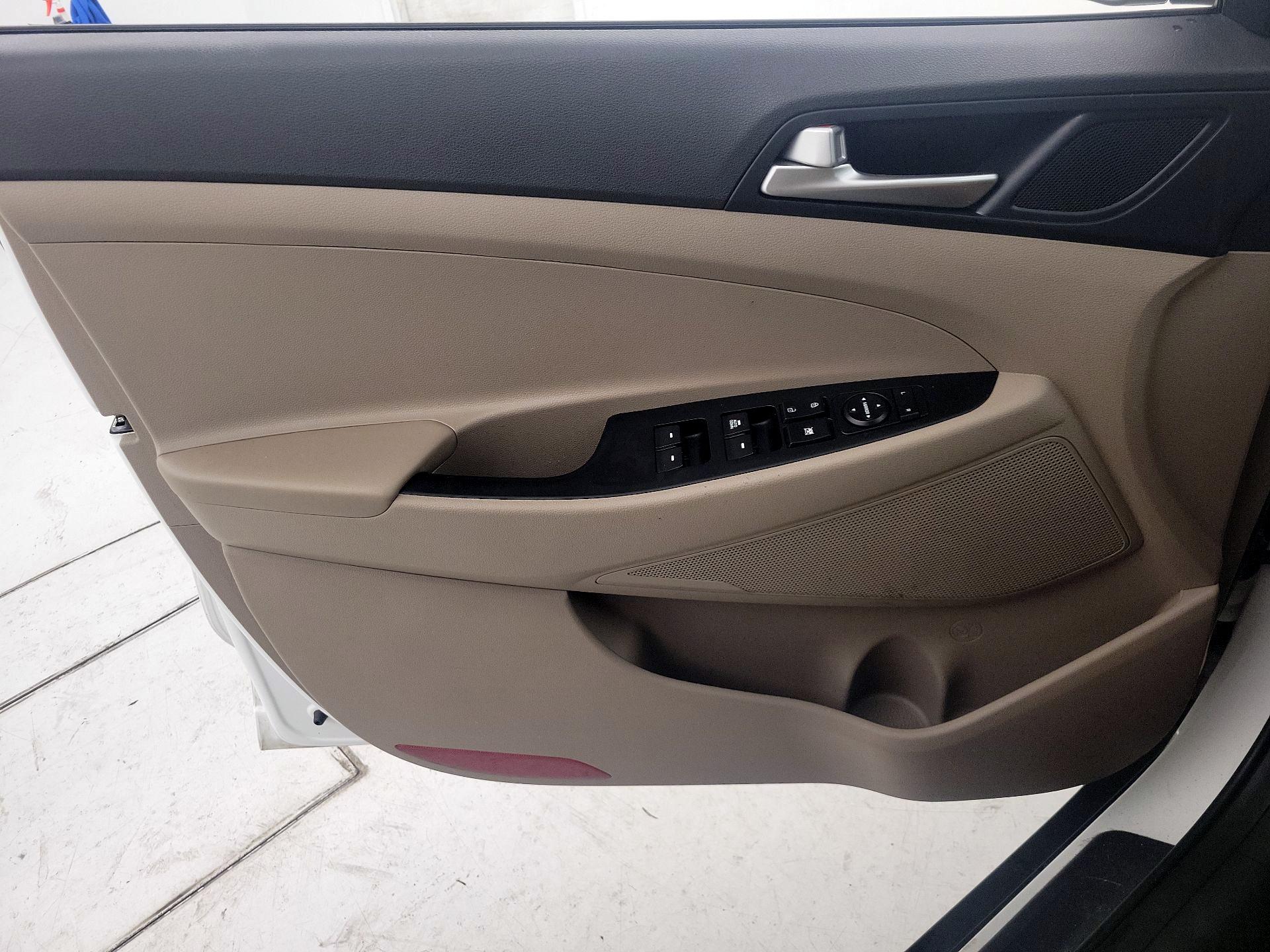 Thumbnail: 2020 Hyundai Tucson - 12