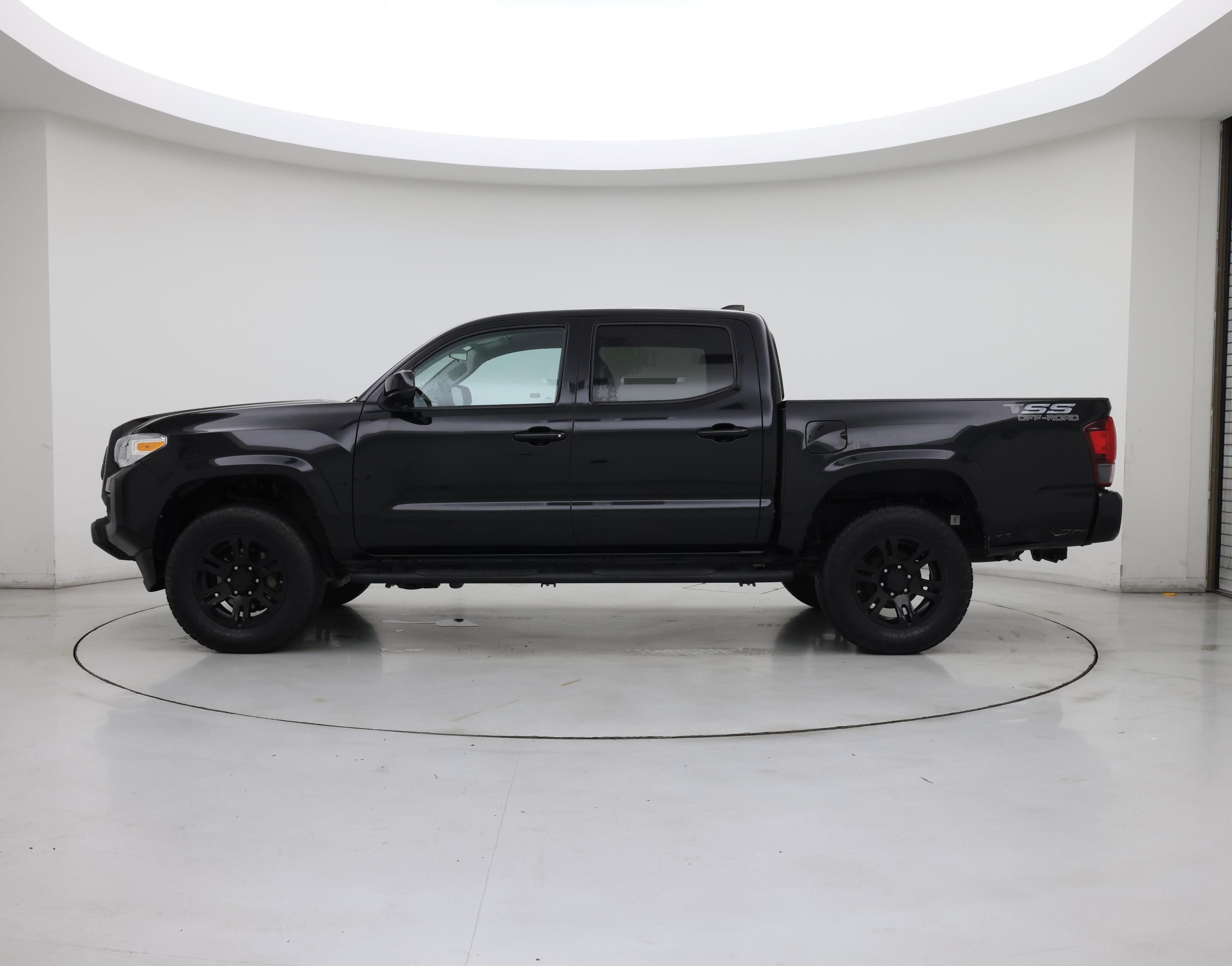 Thumbnail: 2022 Toyota Tacoma - 3