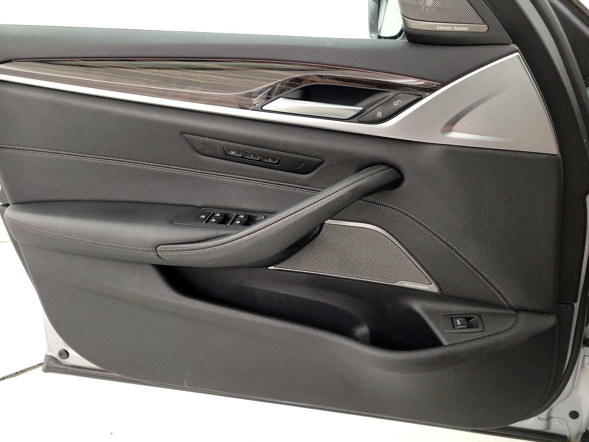 Thumbnail: 2021 BMW 5 Series - 12