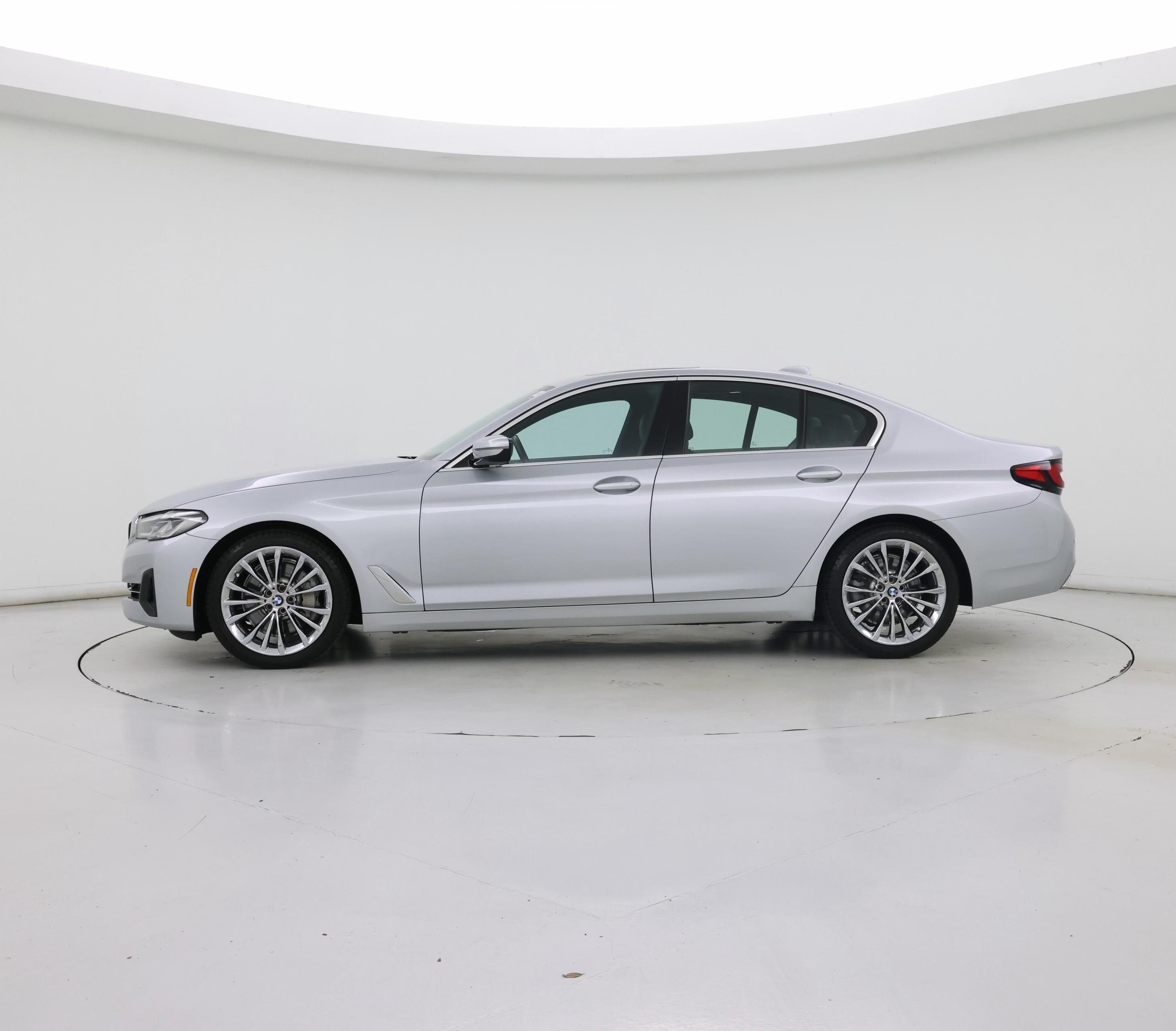 Thumbnail: 2021 BMW 5 Series - 3
