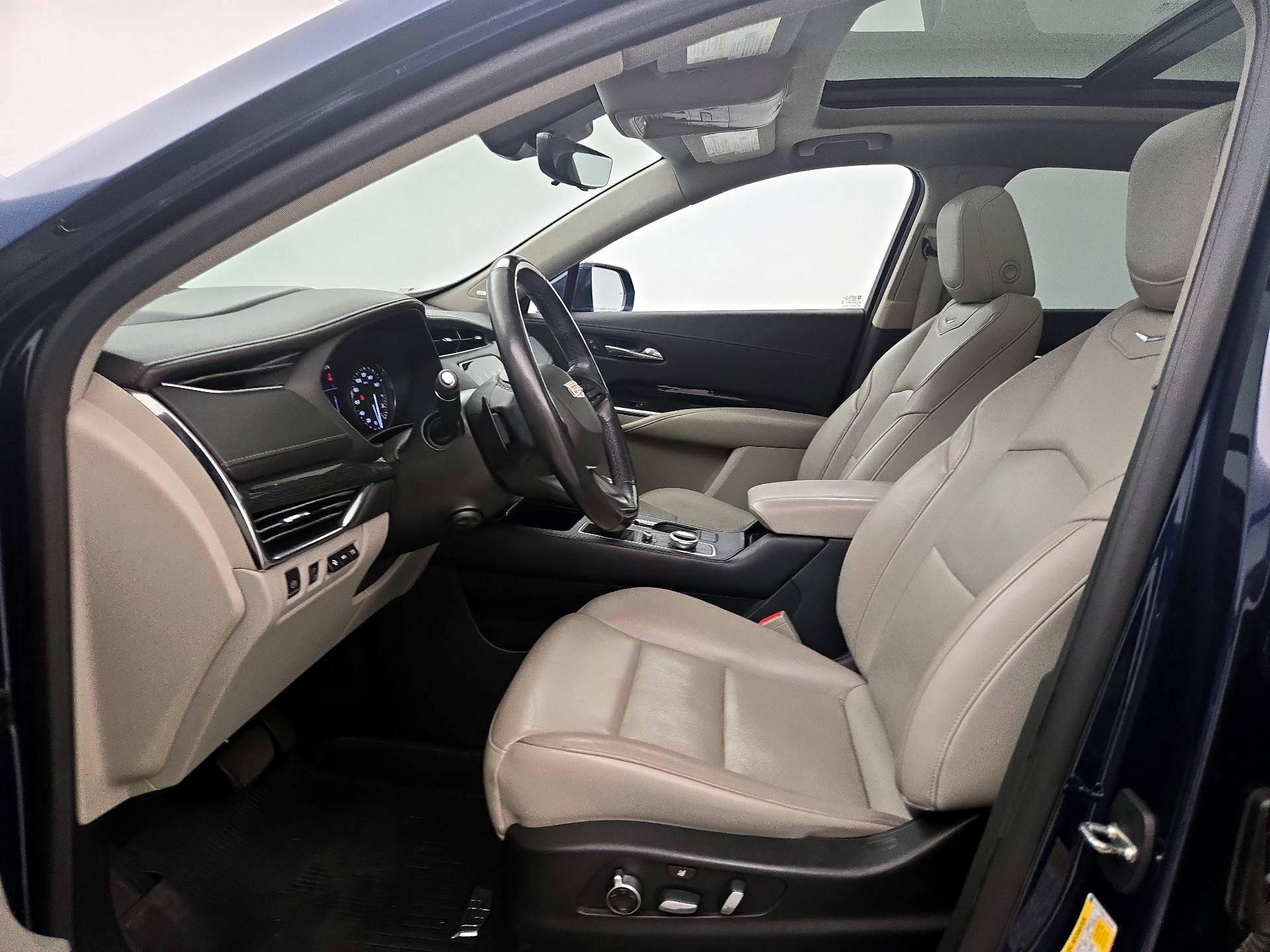 Thumbnail: 2019 Cadillac XT4 - 11