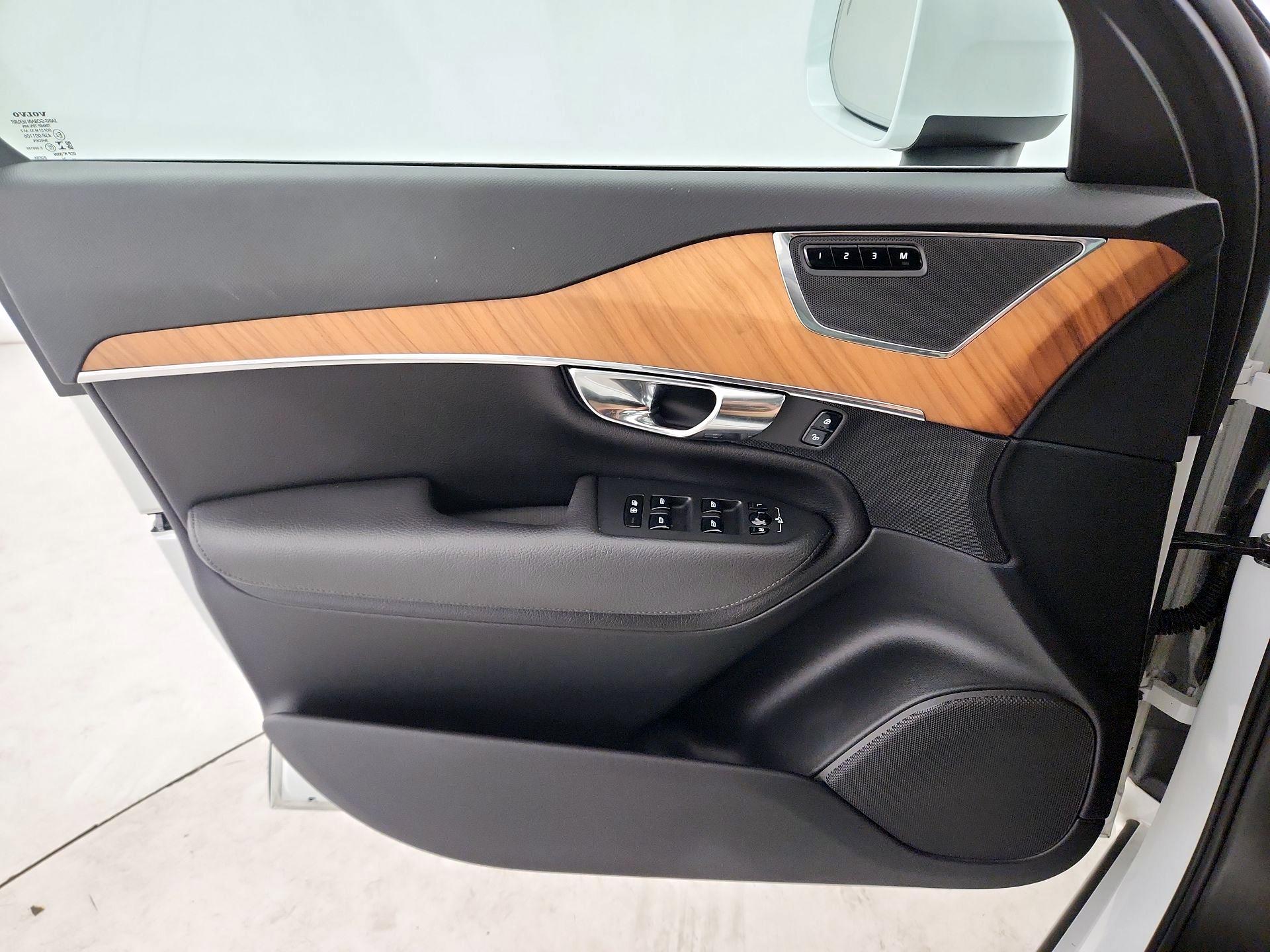 Thumbnail: 2021 Volvo XC90 - 12
