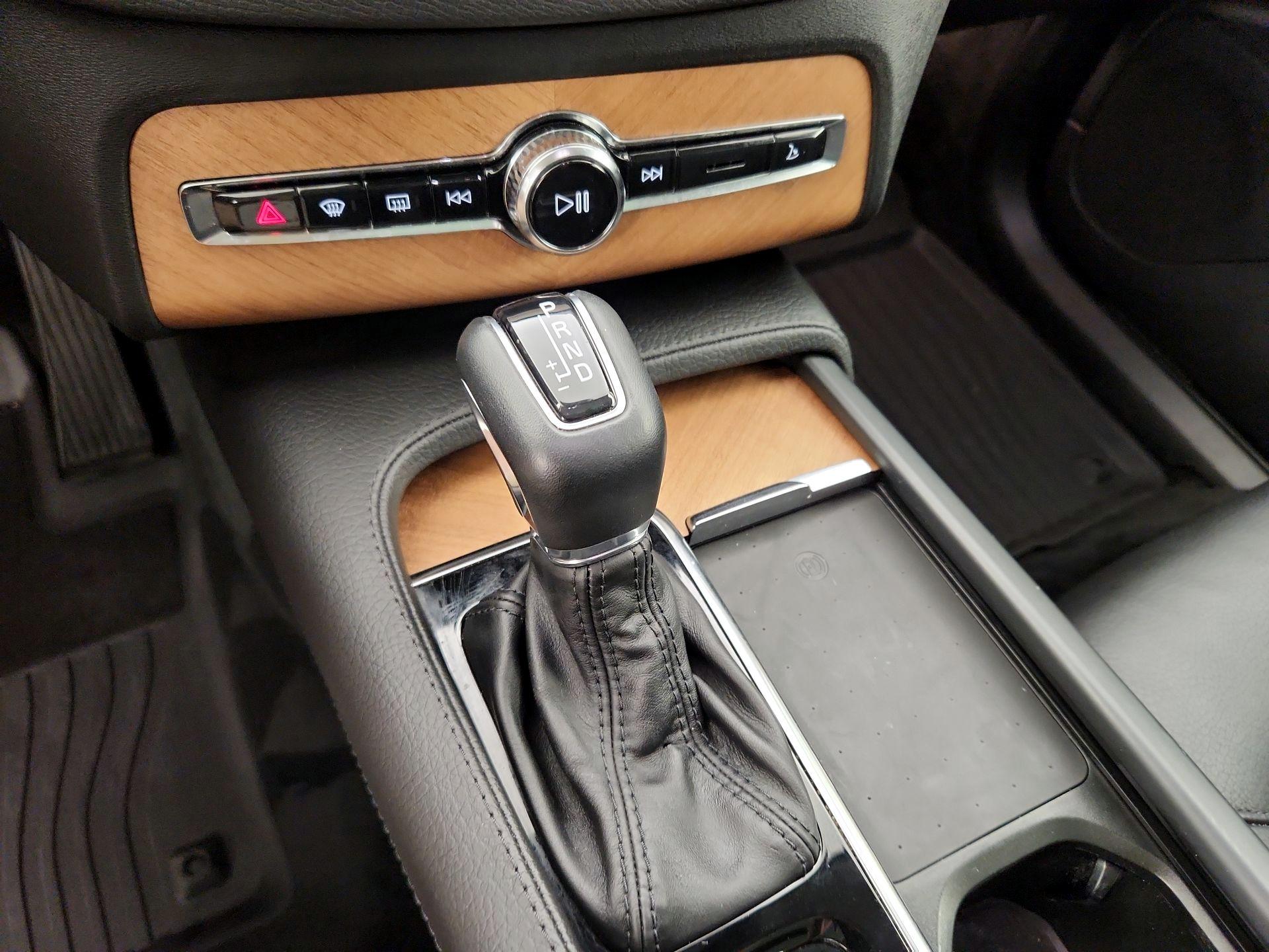 Thumbnail: 2021 Volvo XC90 - 17
