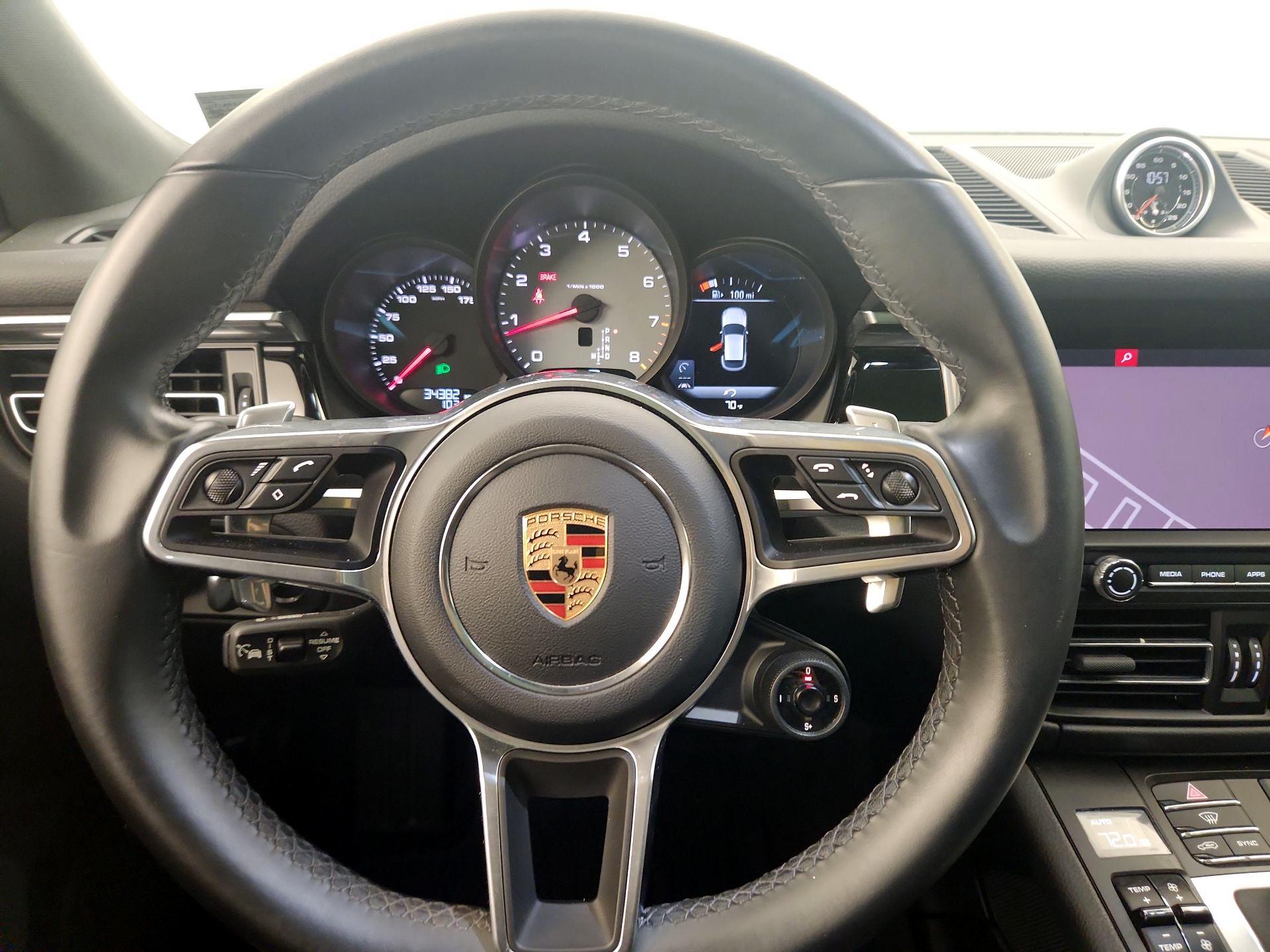 Thumbnail: 2020 Porsche Macan - 10