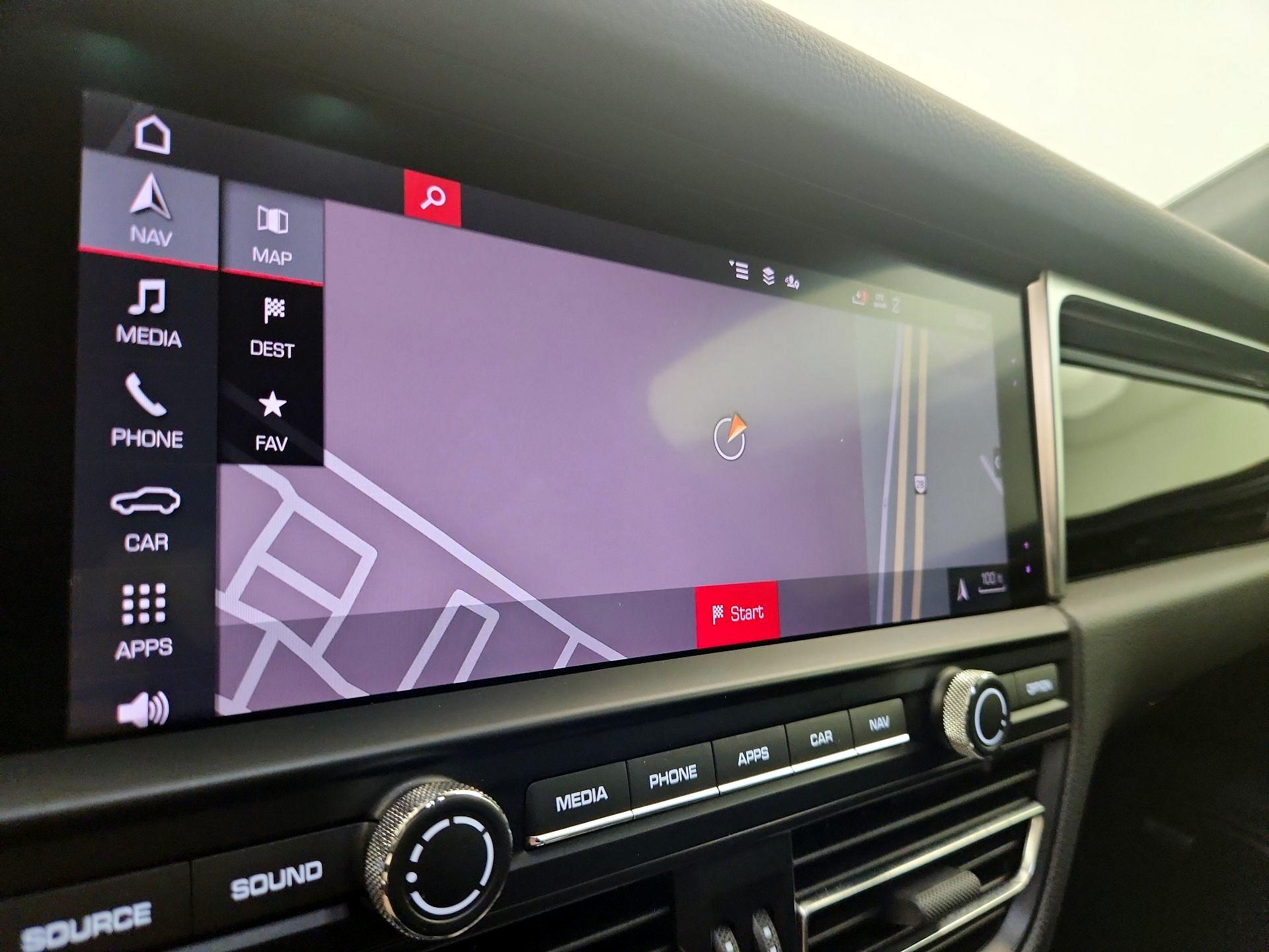 Thumbnail: 2020 Porsche Macan - 14
