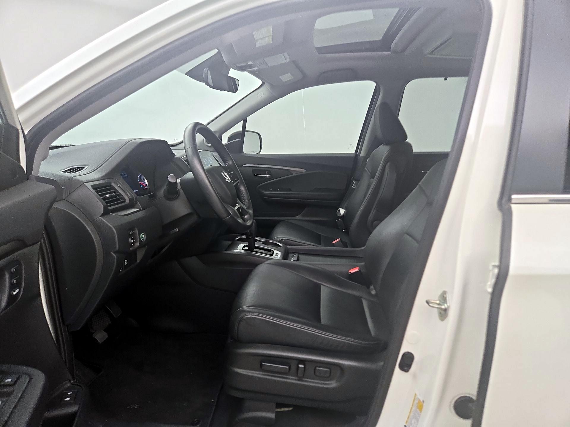 Thumbnail: 2019 Honda Pilot - 11