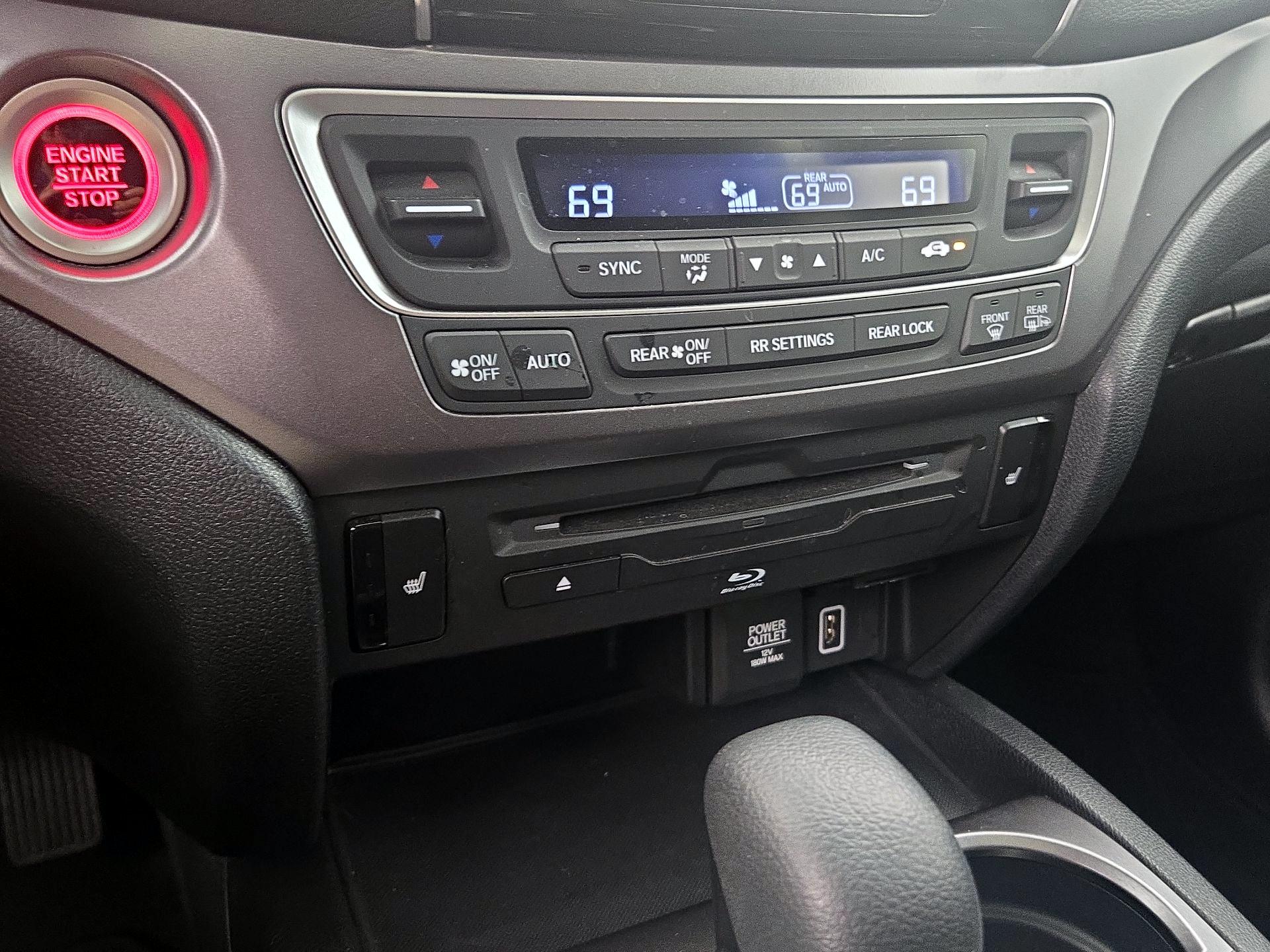 Thumbnail: 2019 Honda Pilot - 17