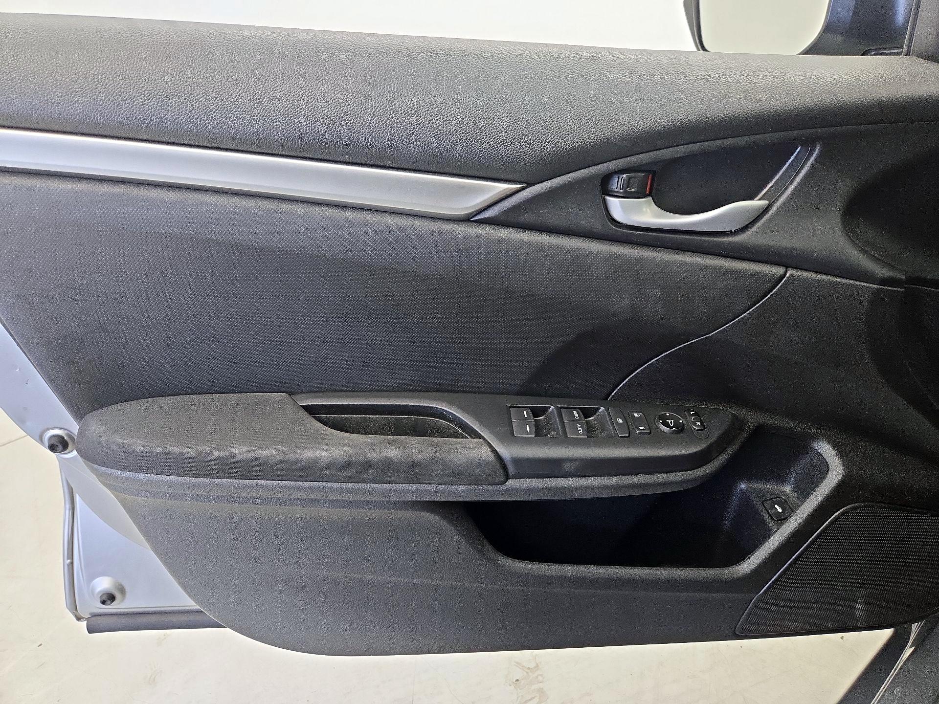 Thumbnail: 2018 Honda Civic - 12