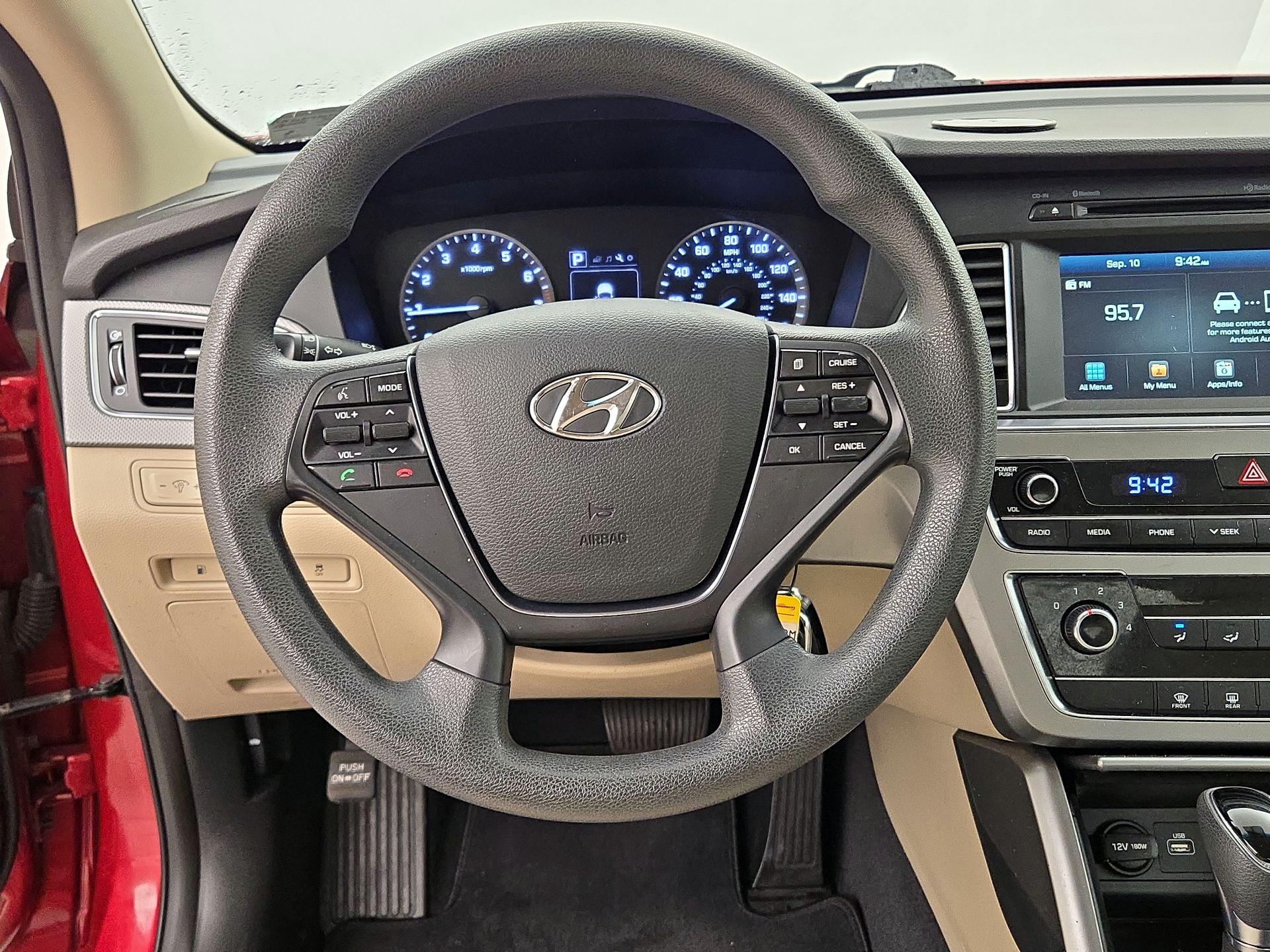 Thumbnail: 2016 Hyundai Sonata - 10