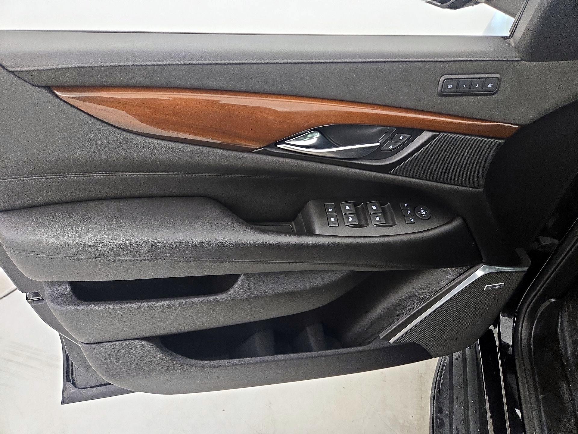 Thumbnail: 2020 Cadillac Escalade - 12
