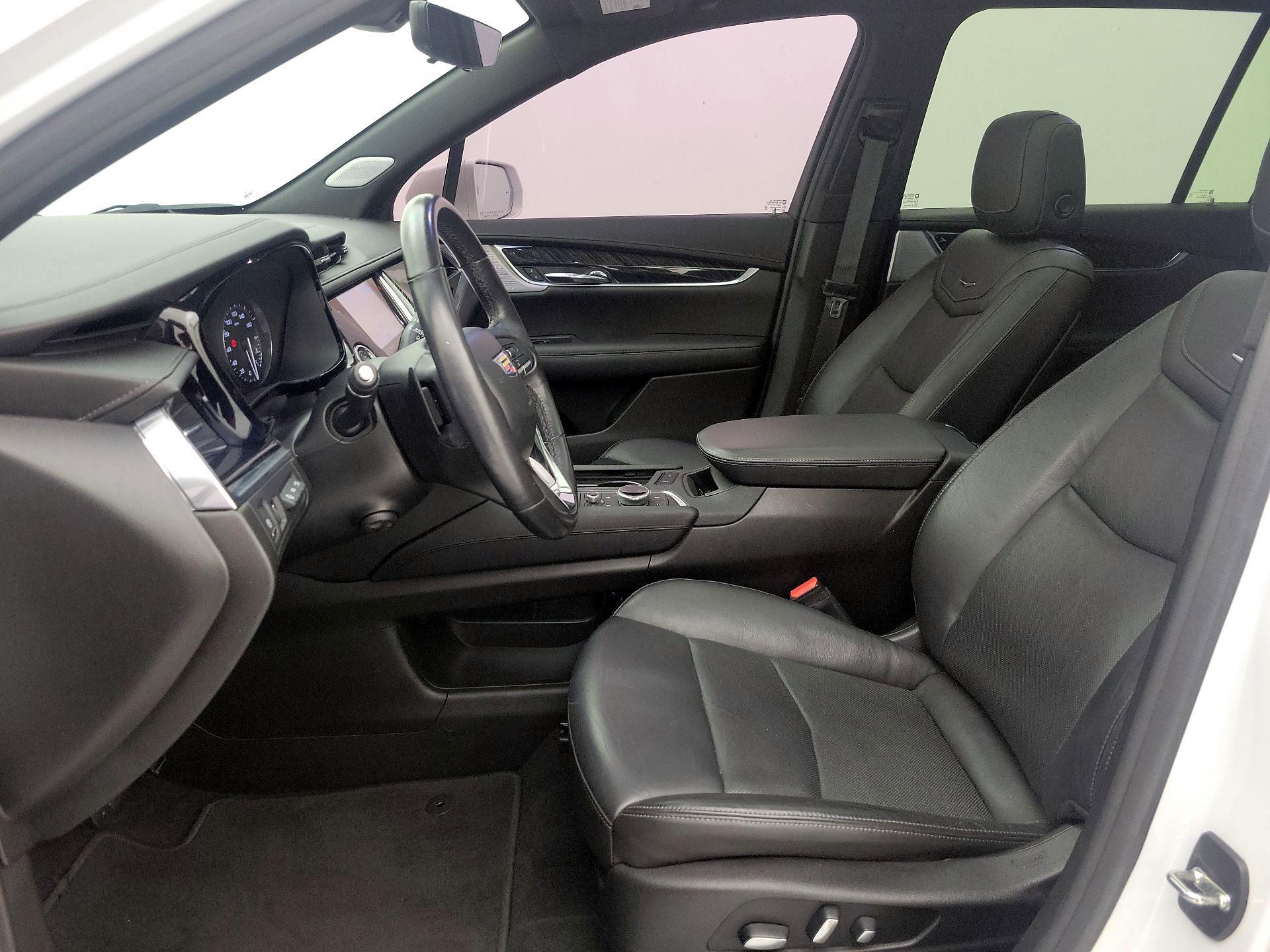 Thumbnail: 2020 Cadillac XT6 - 11