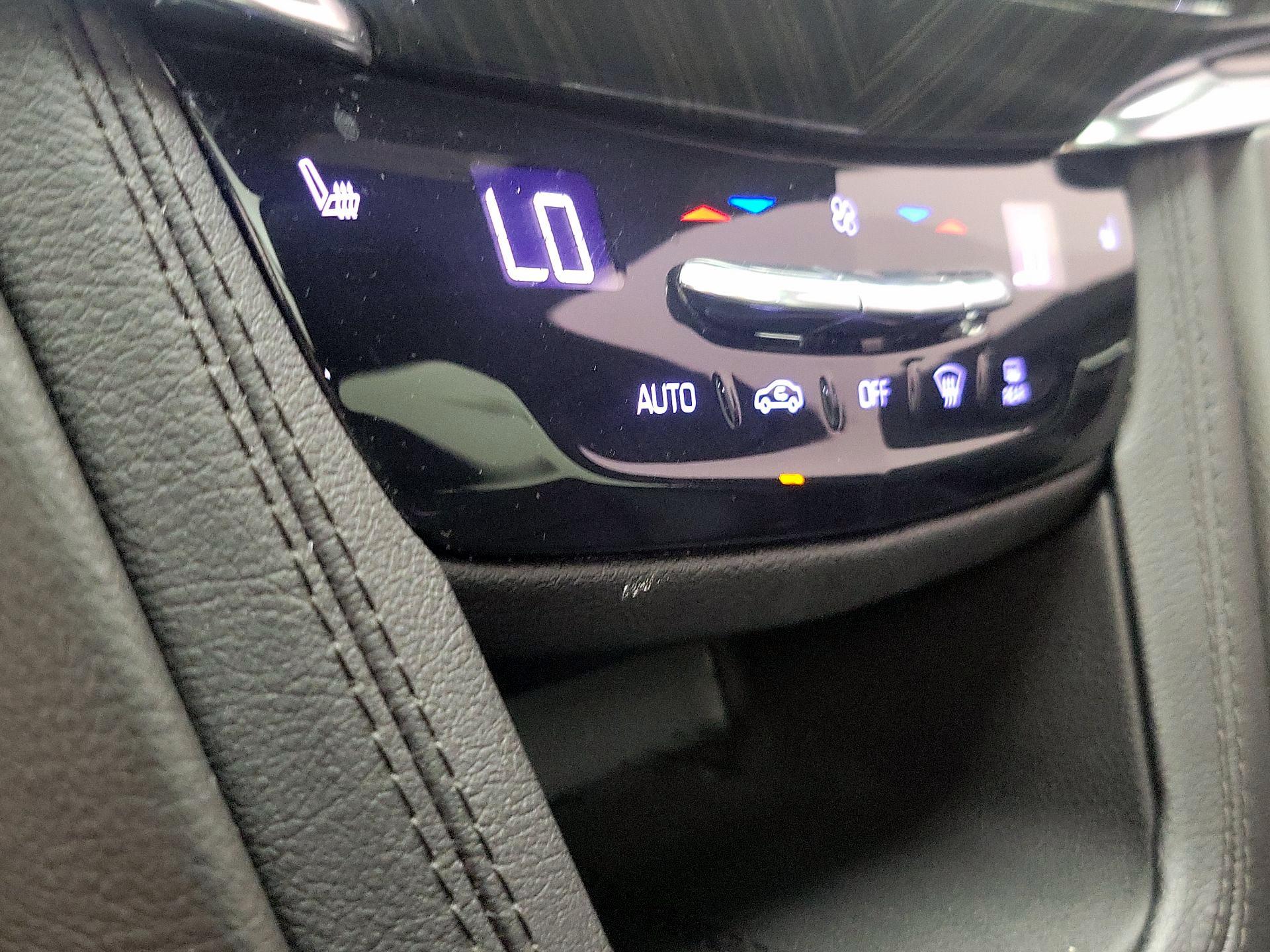 Thumbnail: 2020 Cadillac XT6 - 17