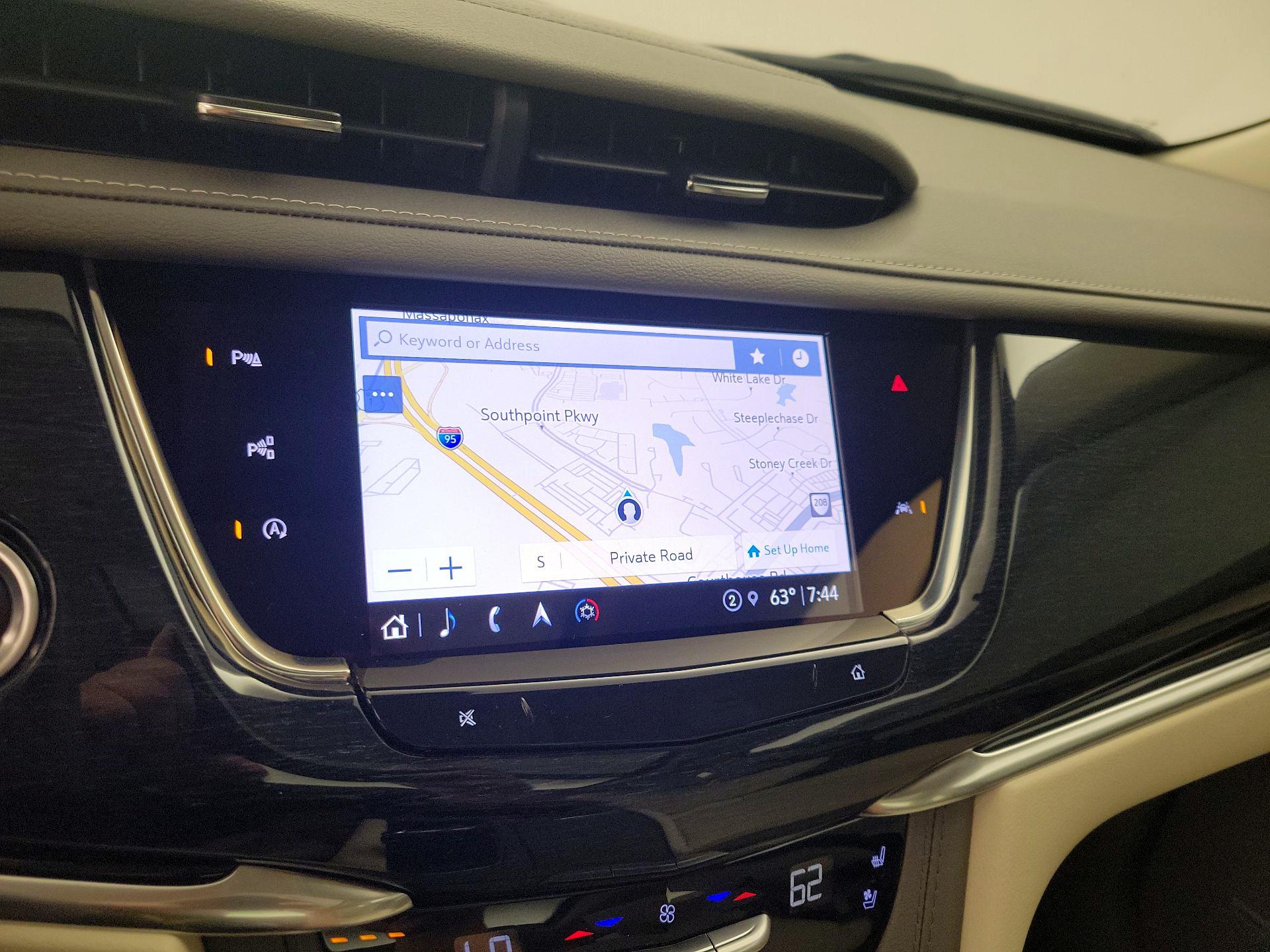 Thumbnail: 2023 Cadillac XT6 - 14