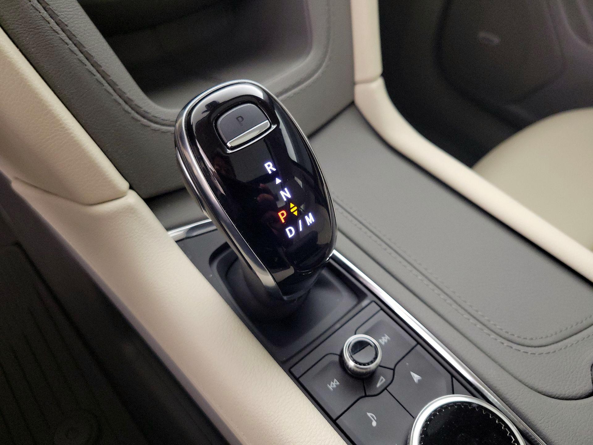 Thumbnail: 2023 Cadillac XT6 - 18