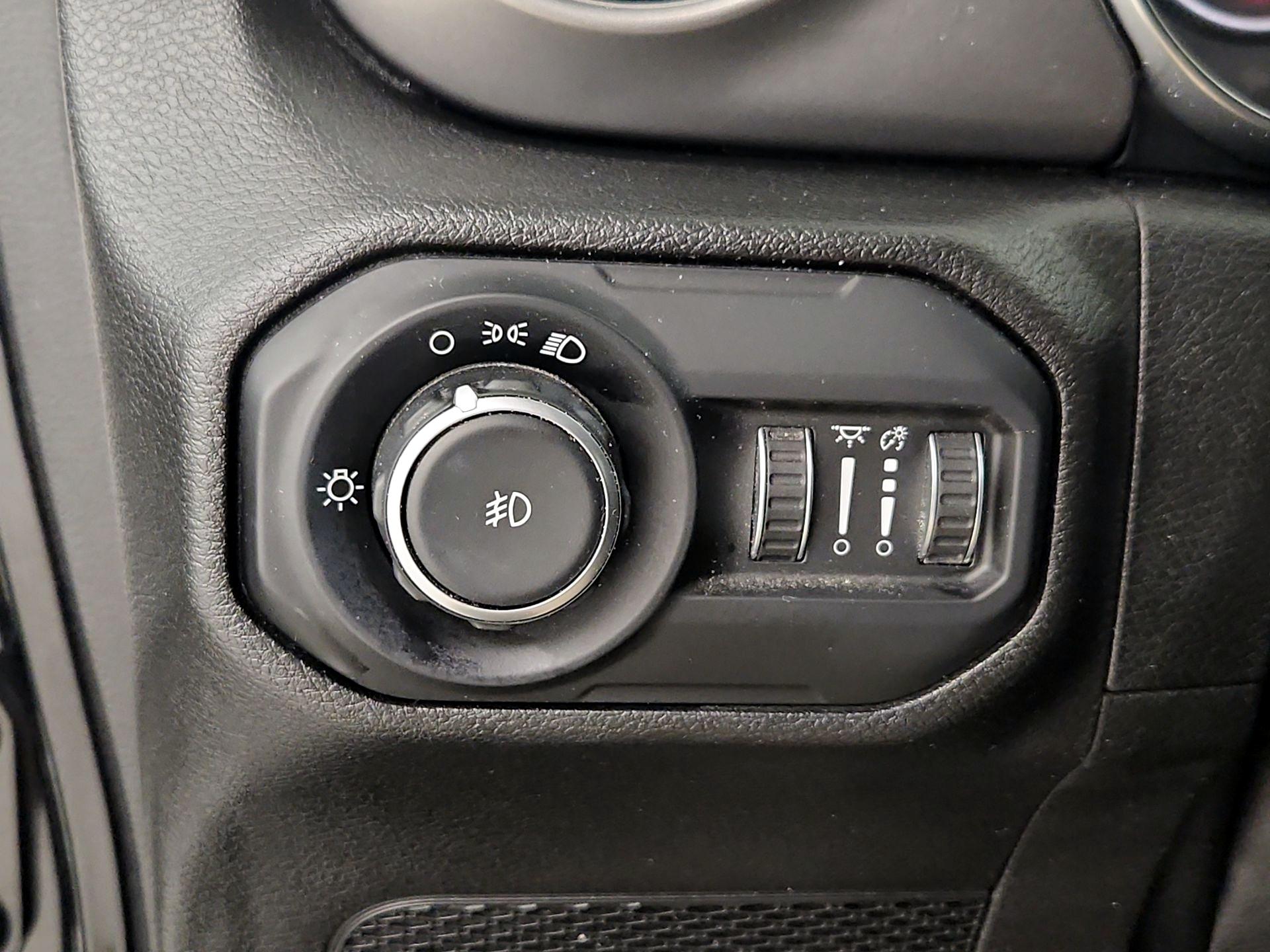 Thumbnail: 2021 Jeep Wrangler - 13