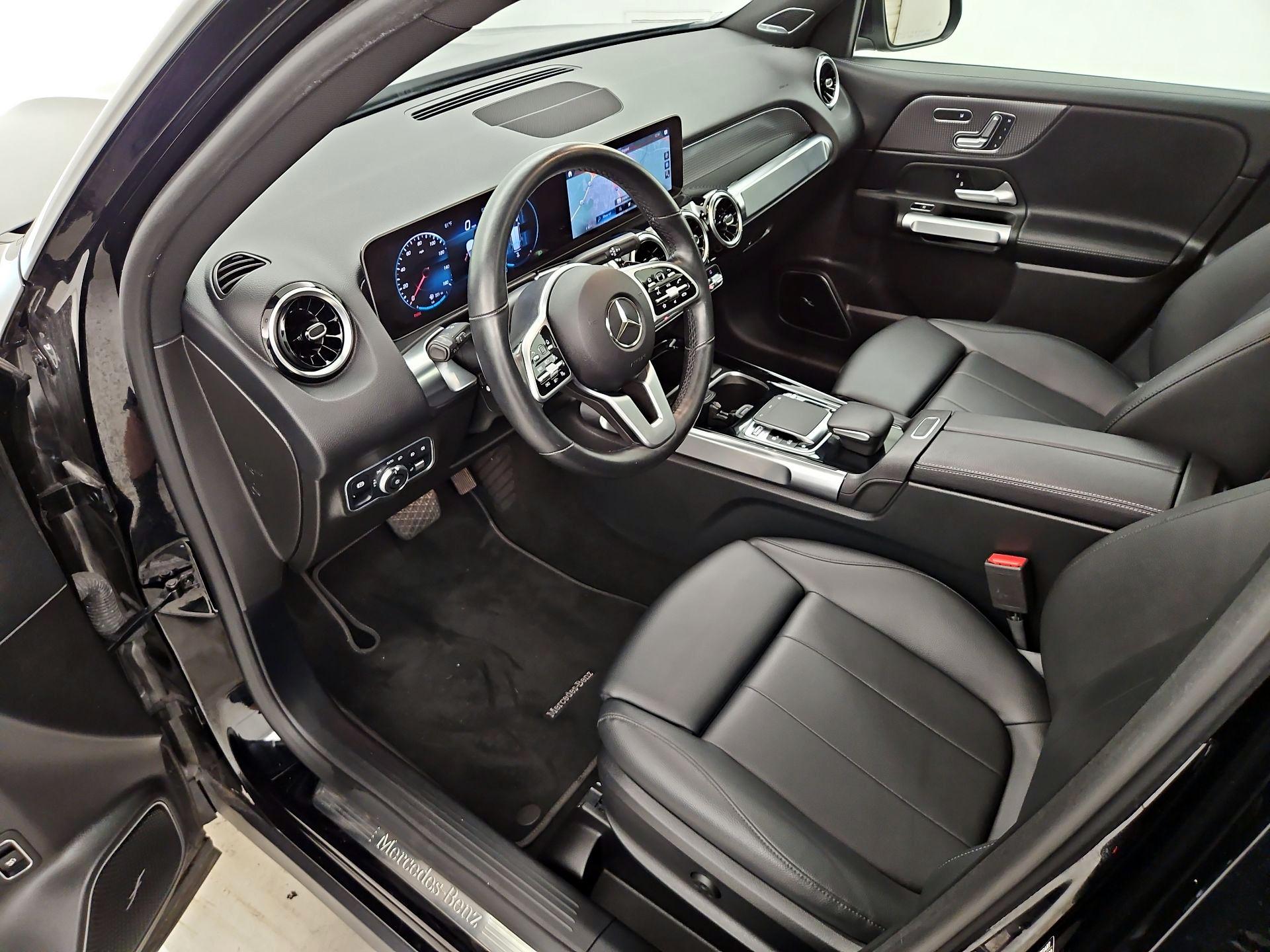 Thumbnail: 2020 Mercedes-Benz GLB - 11