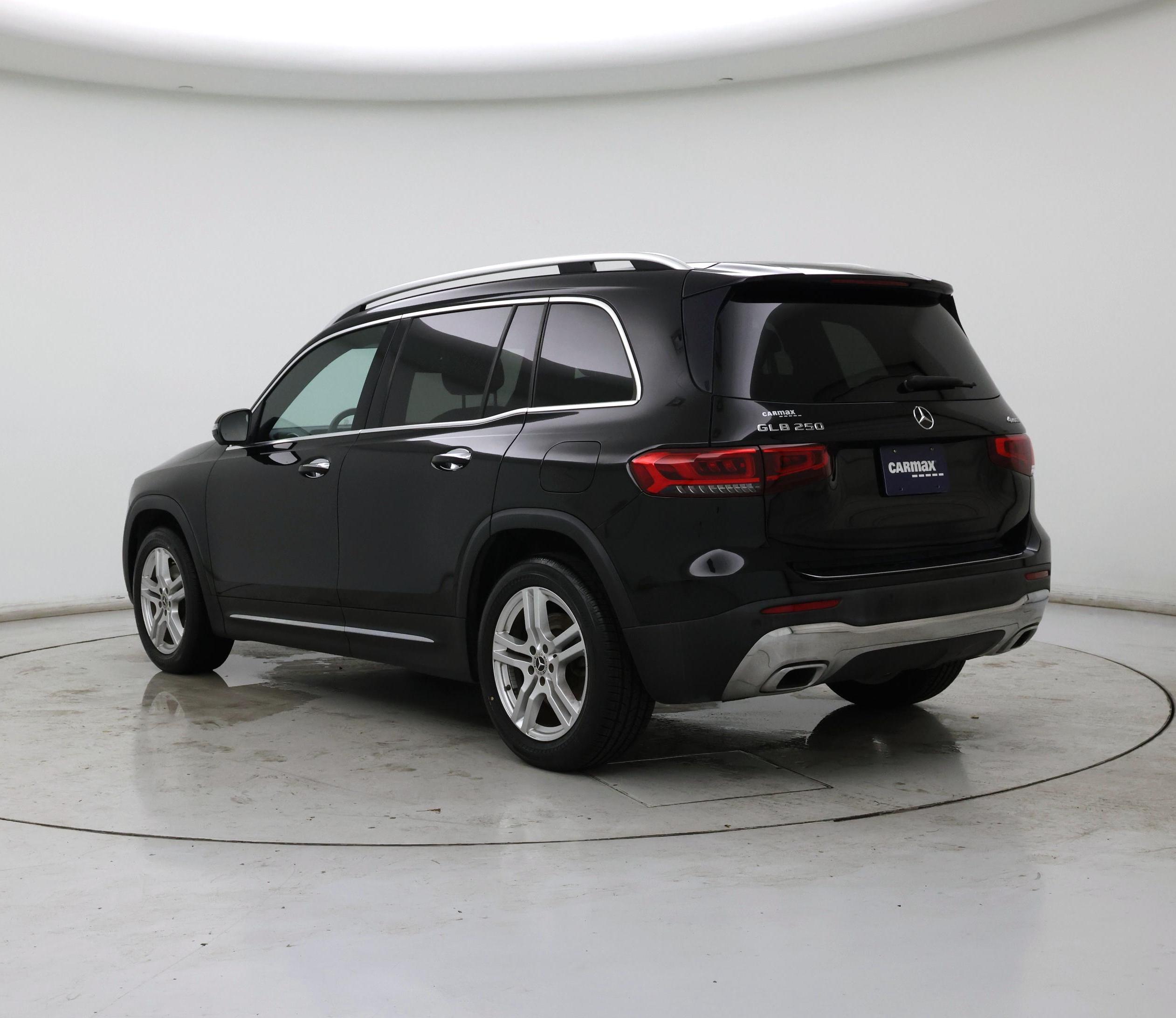 Thumbnail: 2020 Mercedes-Benz GLB - 2