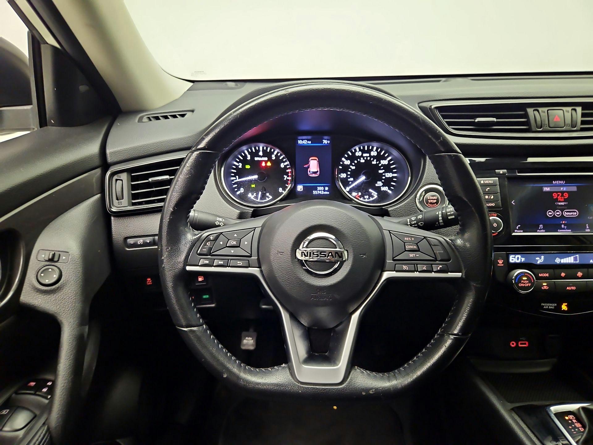 Thumbnail: 2020 Nissan Rogue - 10