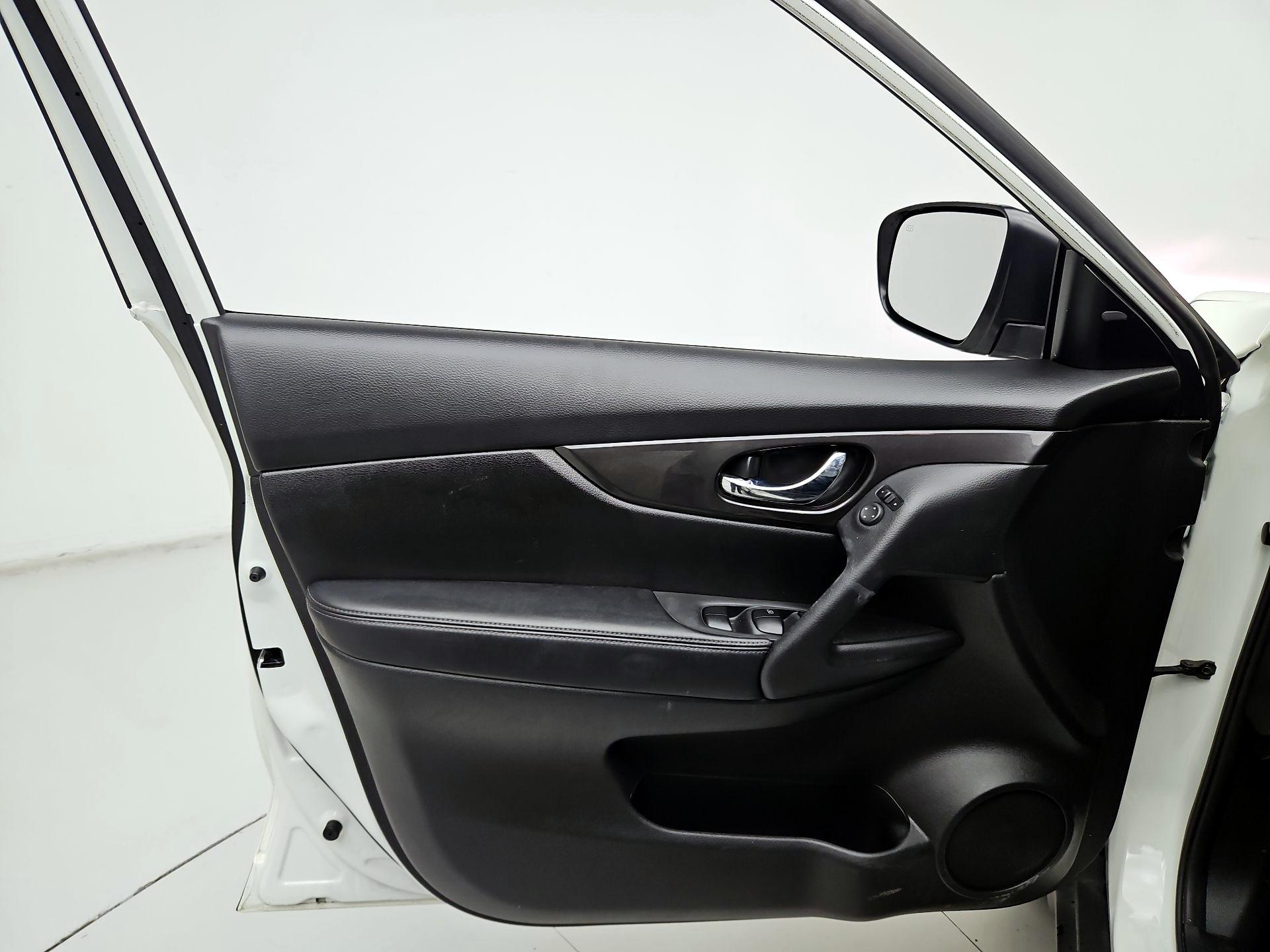 Thumbnail: 2020 Nissan Rogue - 12