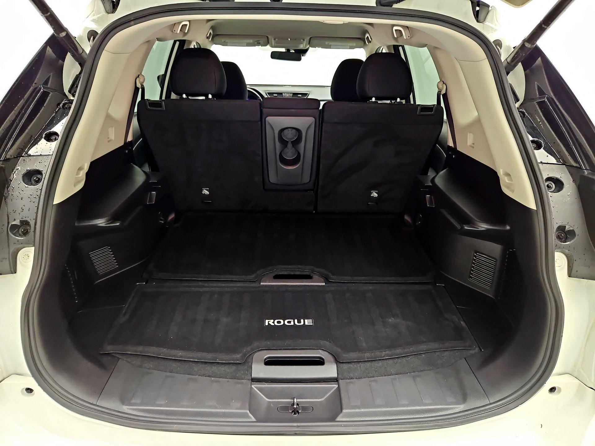 Thumbnail: 2020 Nissan Rogue - 18