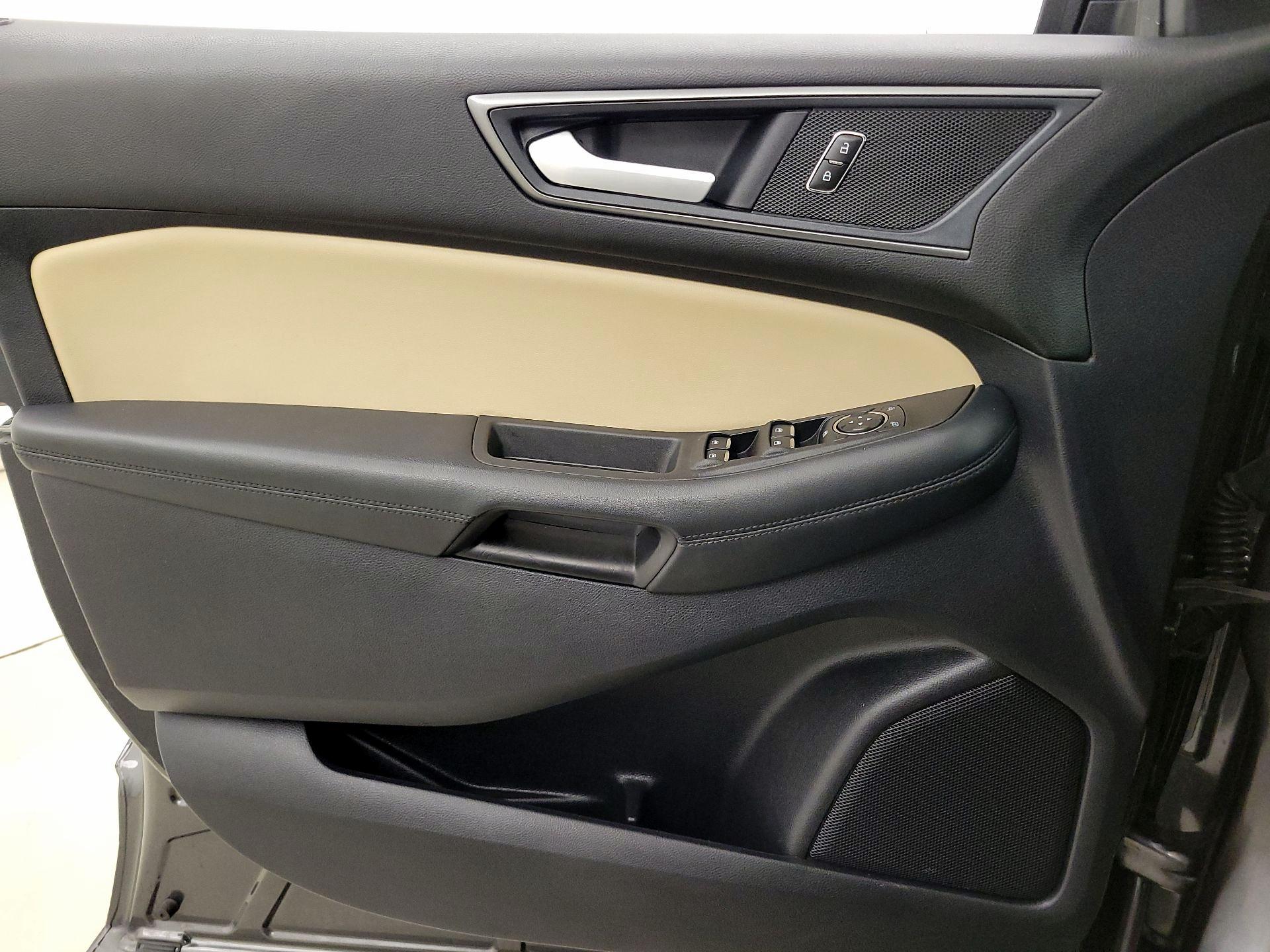 Thumbnail: 2020 Ford Edge - 12