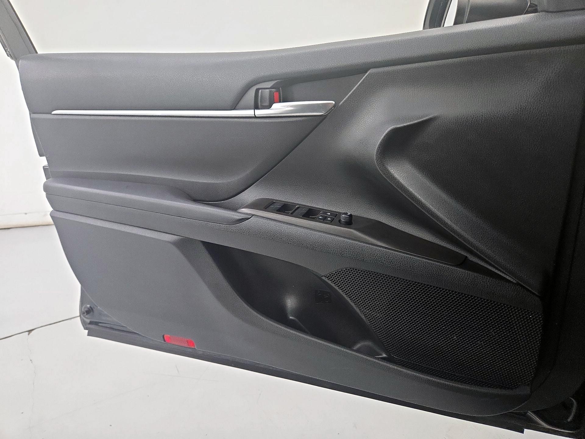 Thumbnail: 2023 Toyota Camry - 12