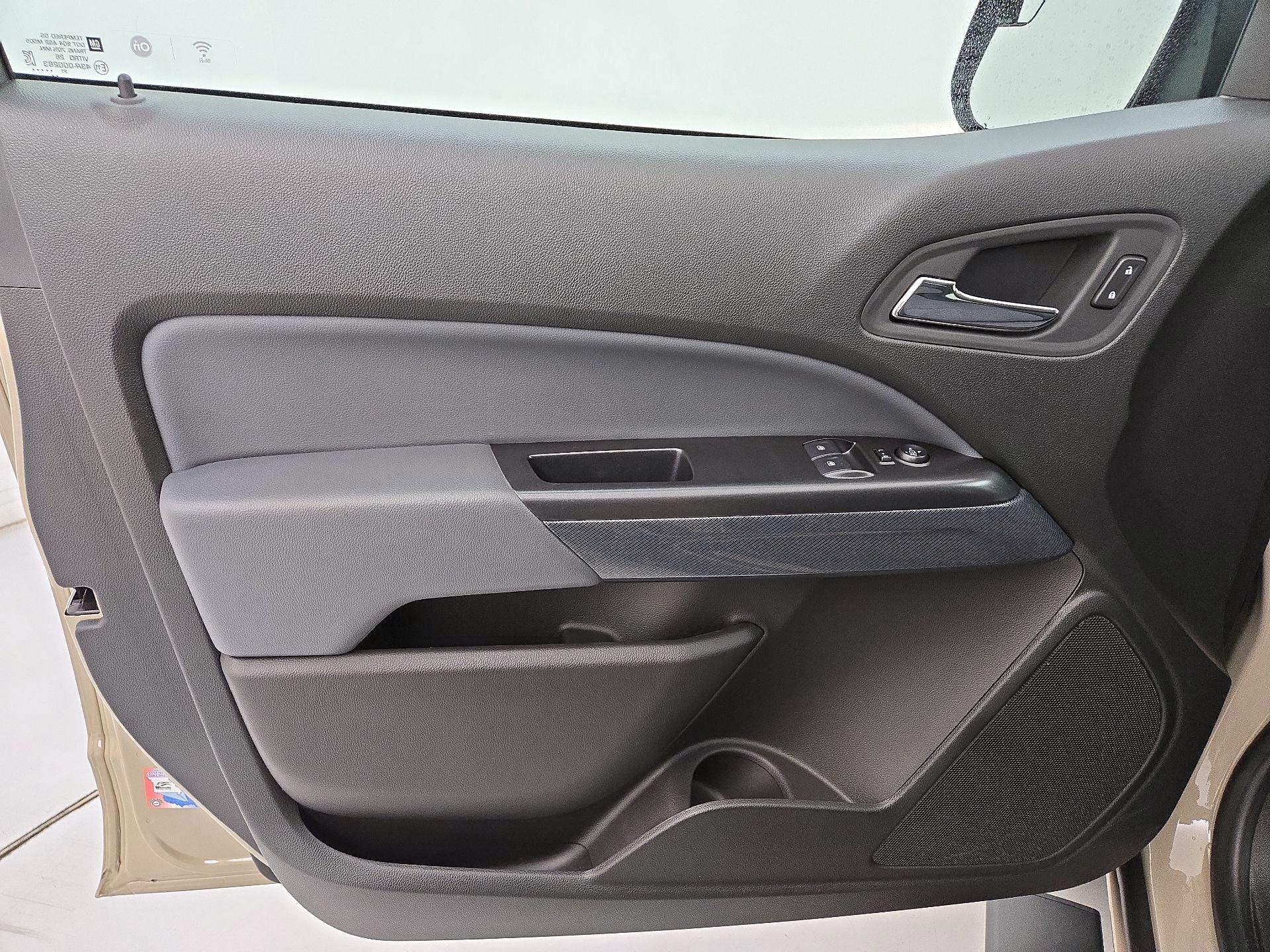 Thumbnail: 2022 Chevrolet Colorado - 12