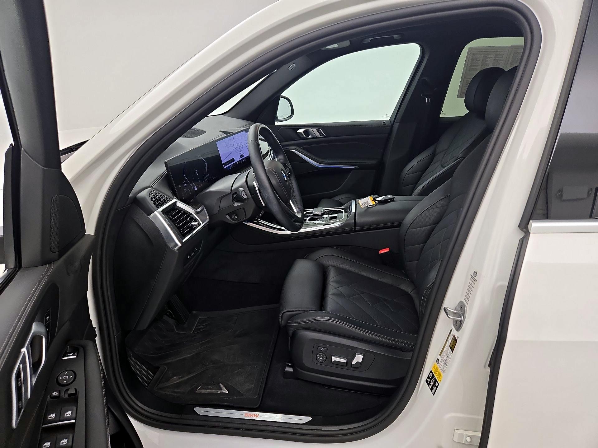 Thumbnail: 2024 BMW X5 - 11