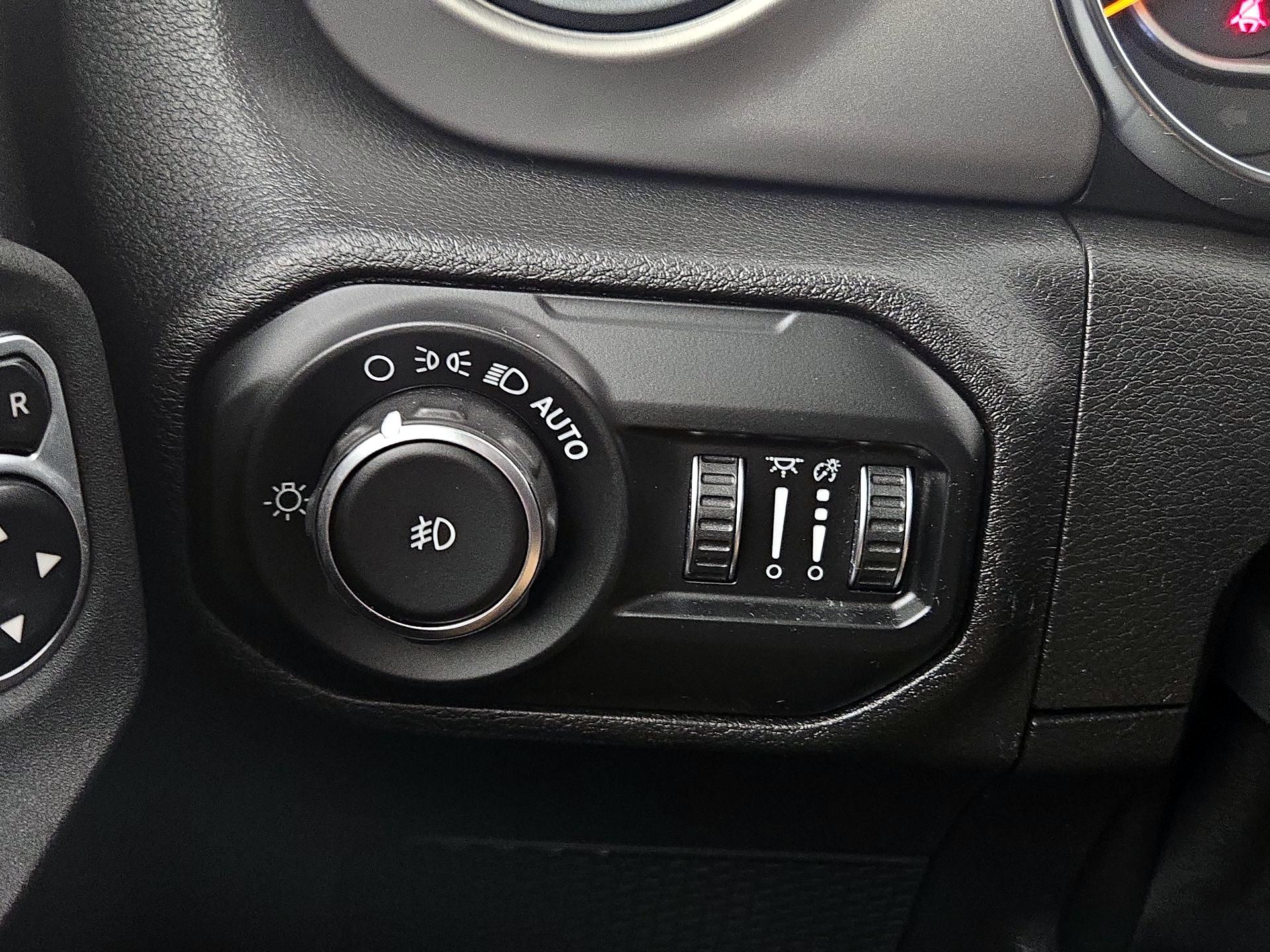 Thumbnail: 2020 Jeep Wrangler - 13