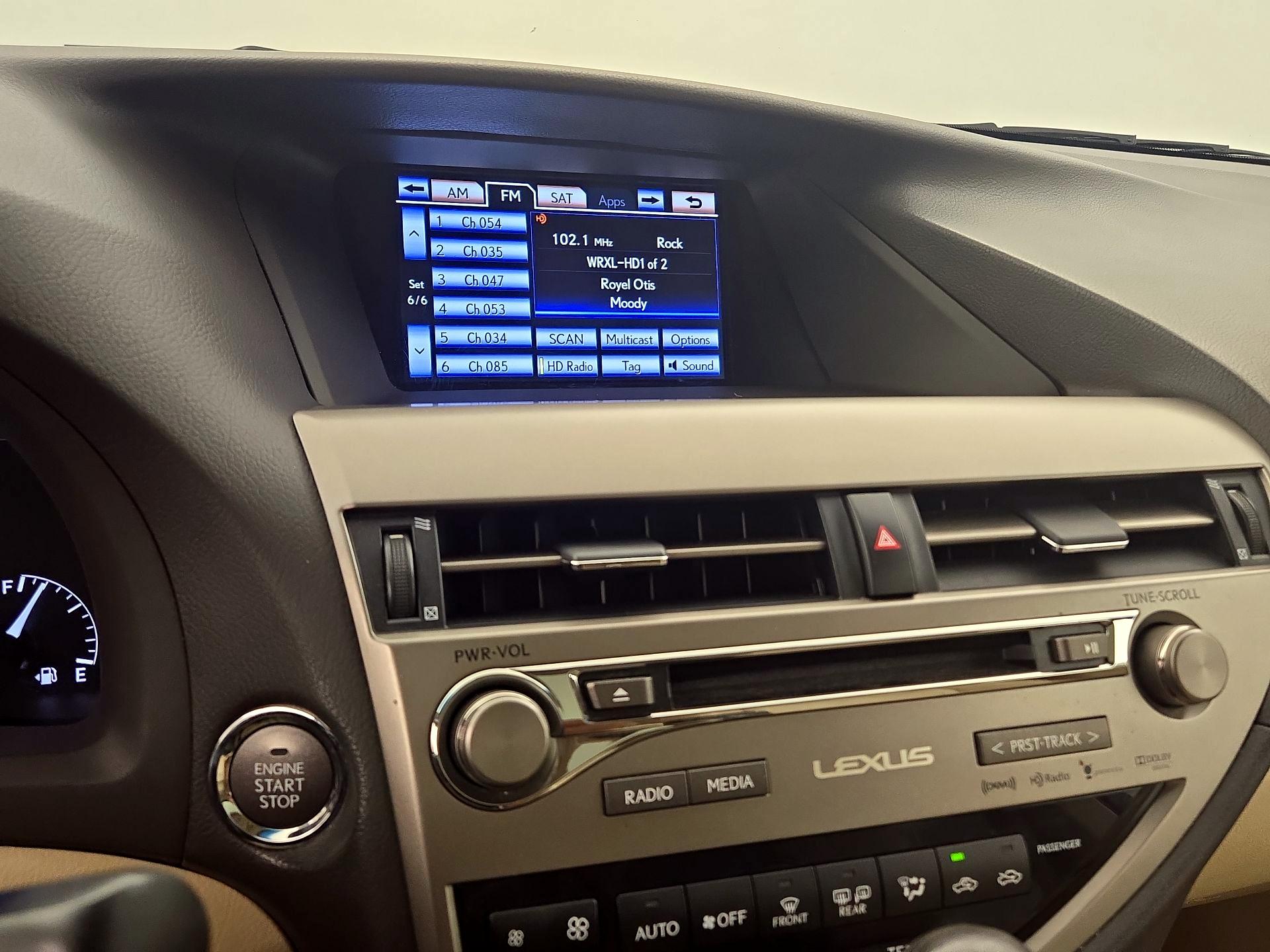Thumbnail: 2015 Lexus RX - 16