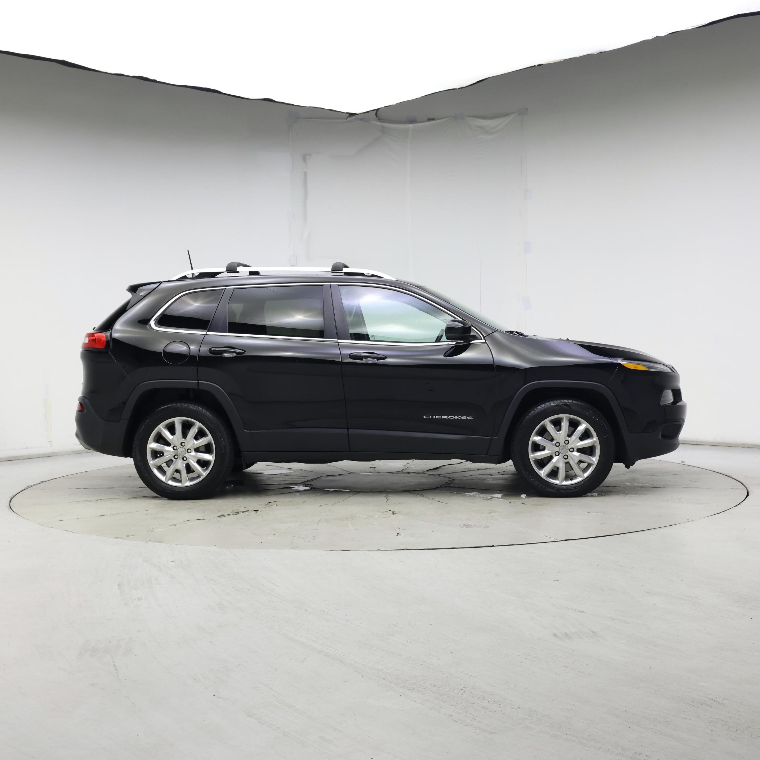 Thumbnail: 2017 Jeep Cherokee - 7