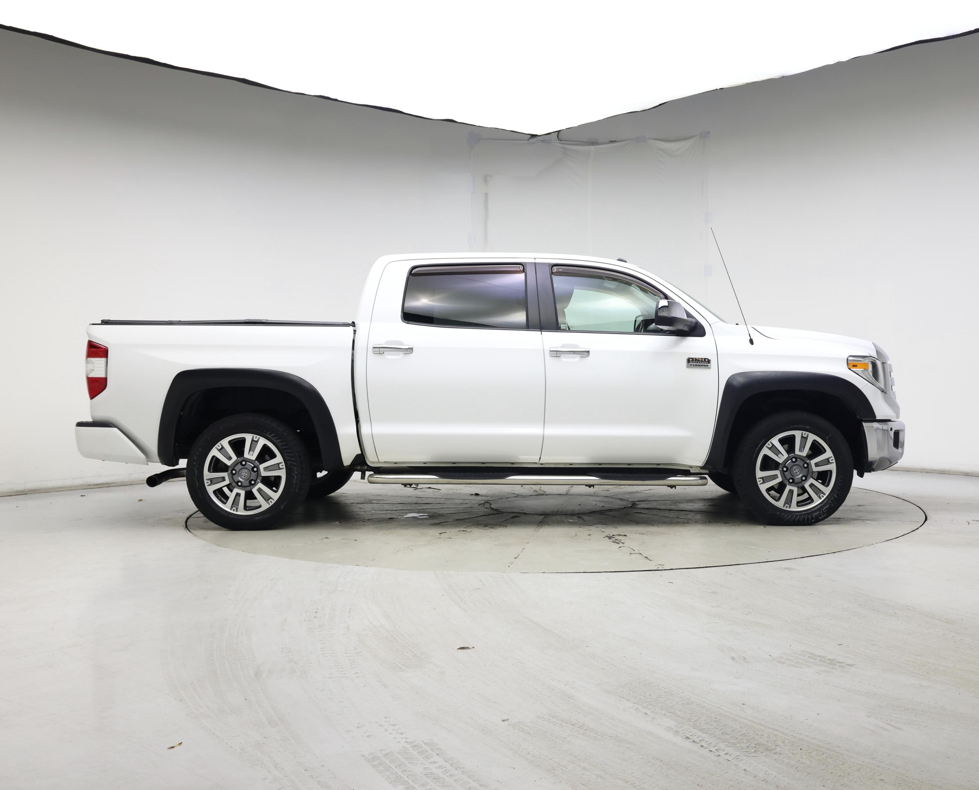 Thumbnail: 2018 Toyota Tundra - 7