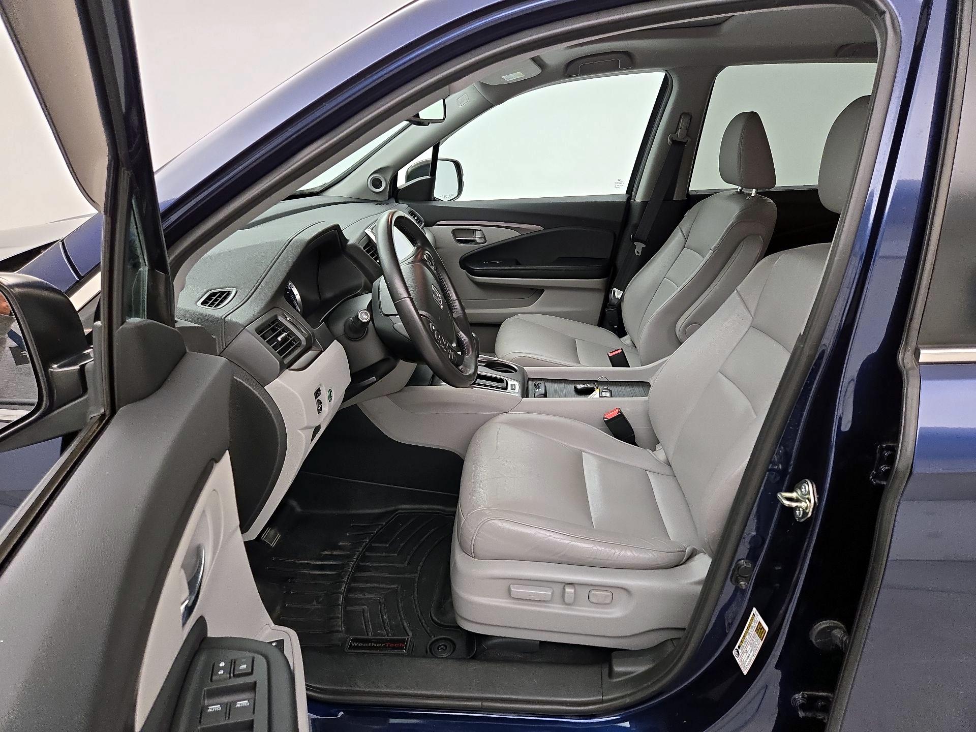 Thumbnail: 2017 Honda Pilot - 11