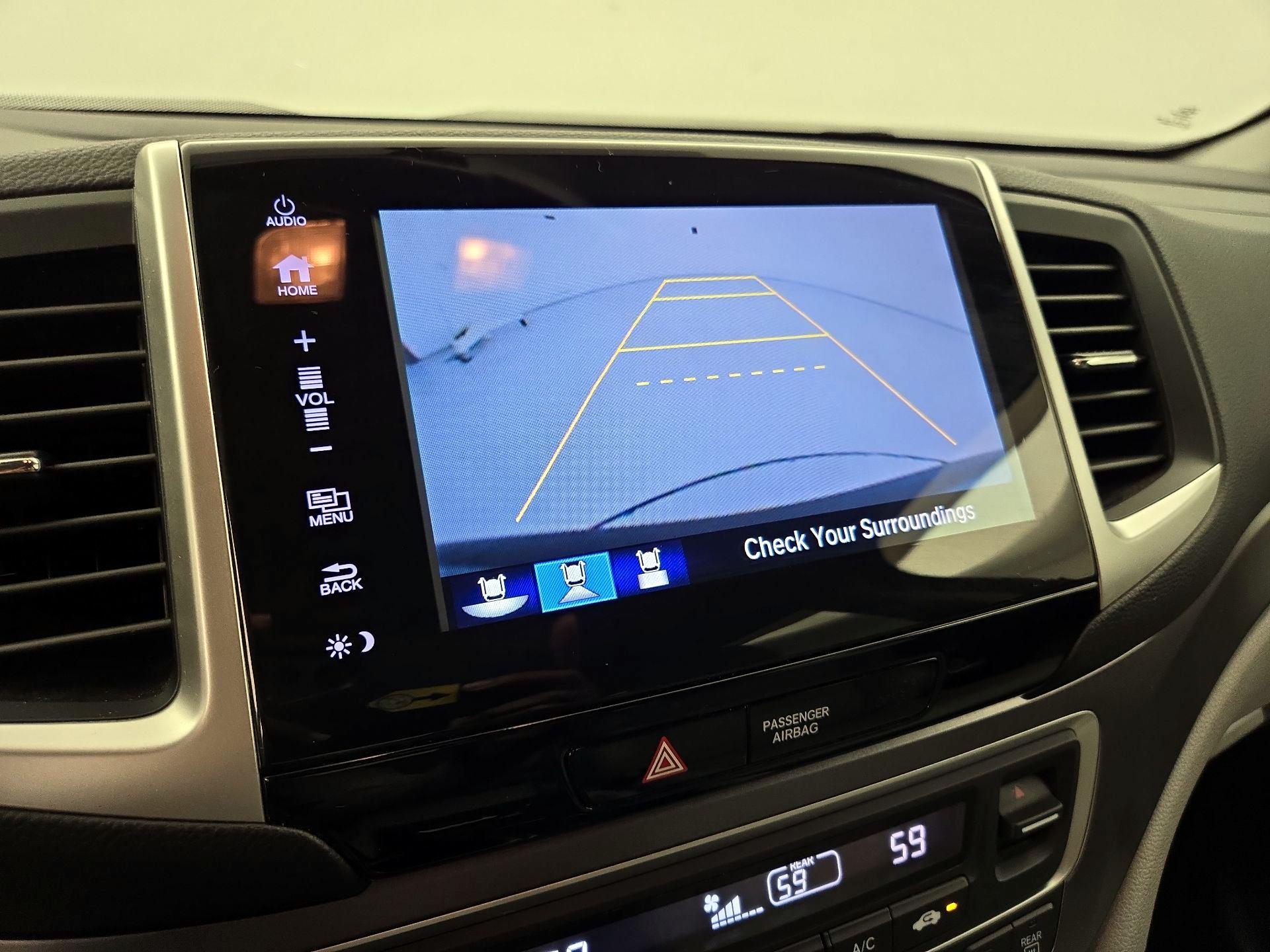 Thumbnail: 2017 Honda Pilot - 14