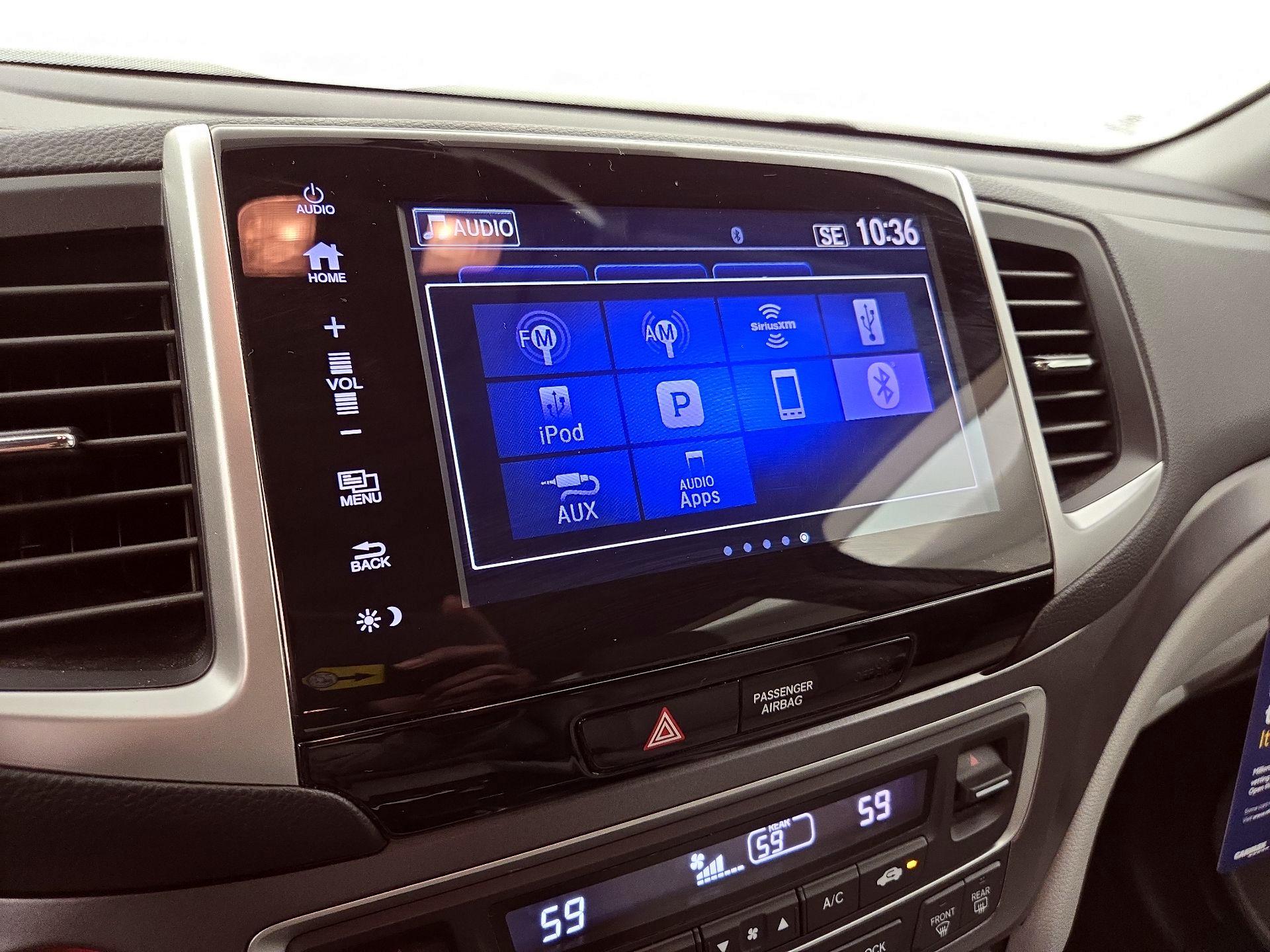 Thumbnail: 2017 Honda Pilot - 15