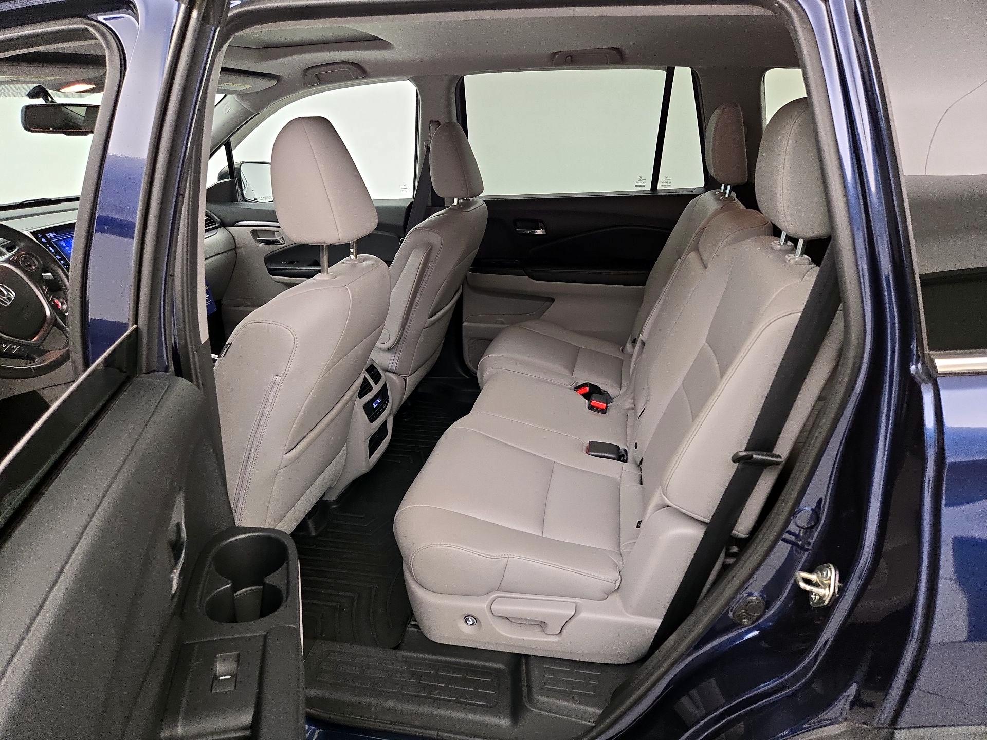 Thumbnail: 2017 Honda Pilot - 20