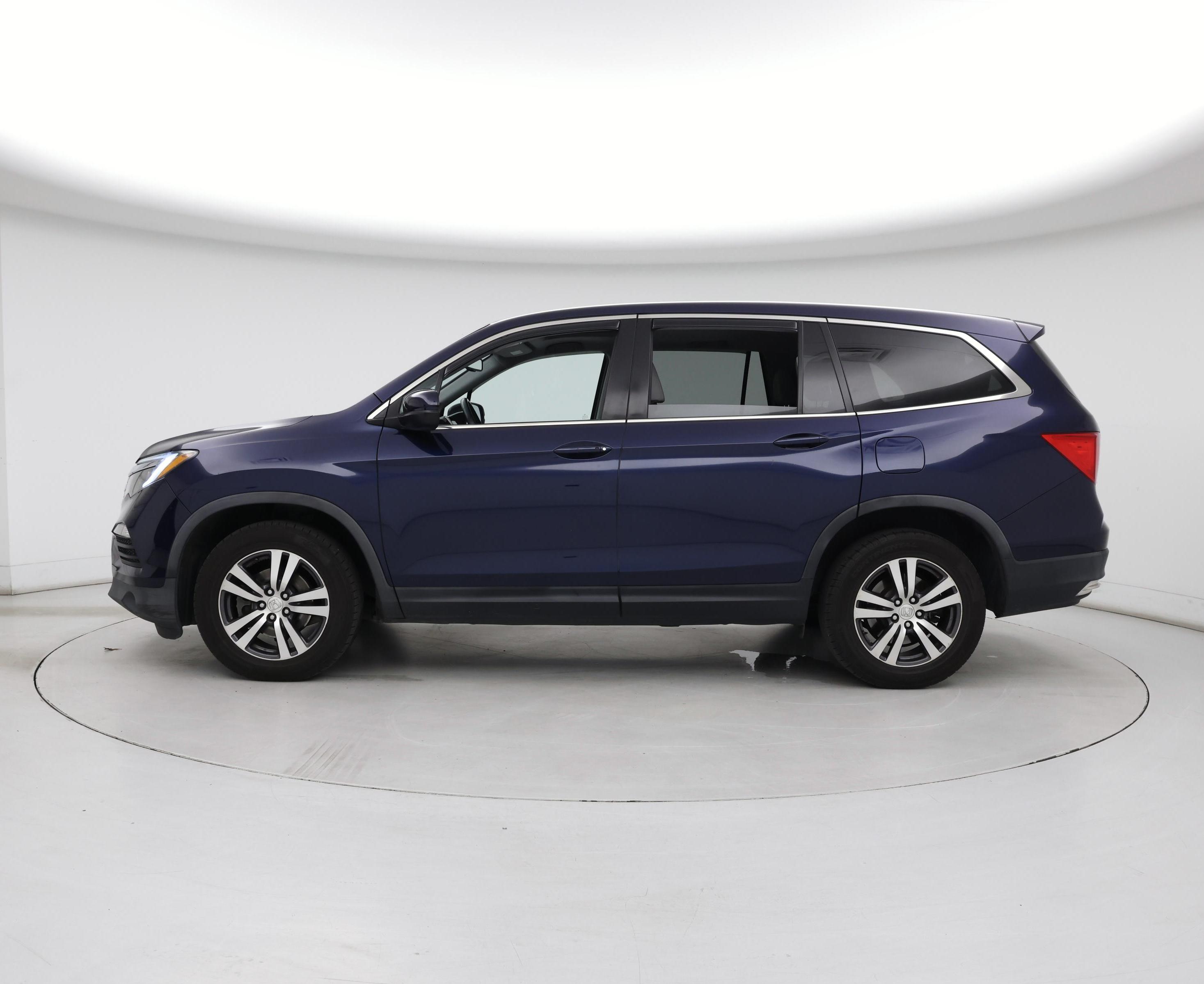 Thumbnail: 2017 Honda Pilot - 3