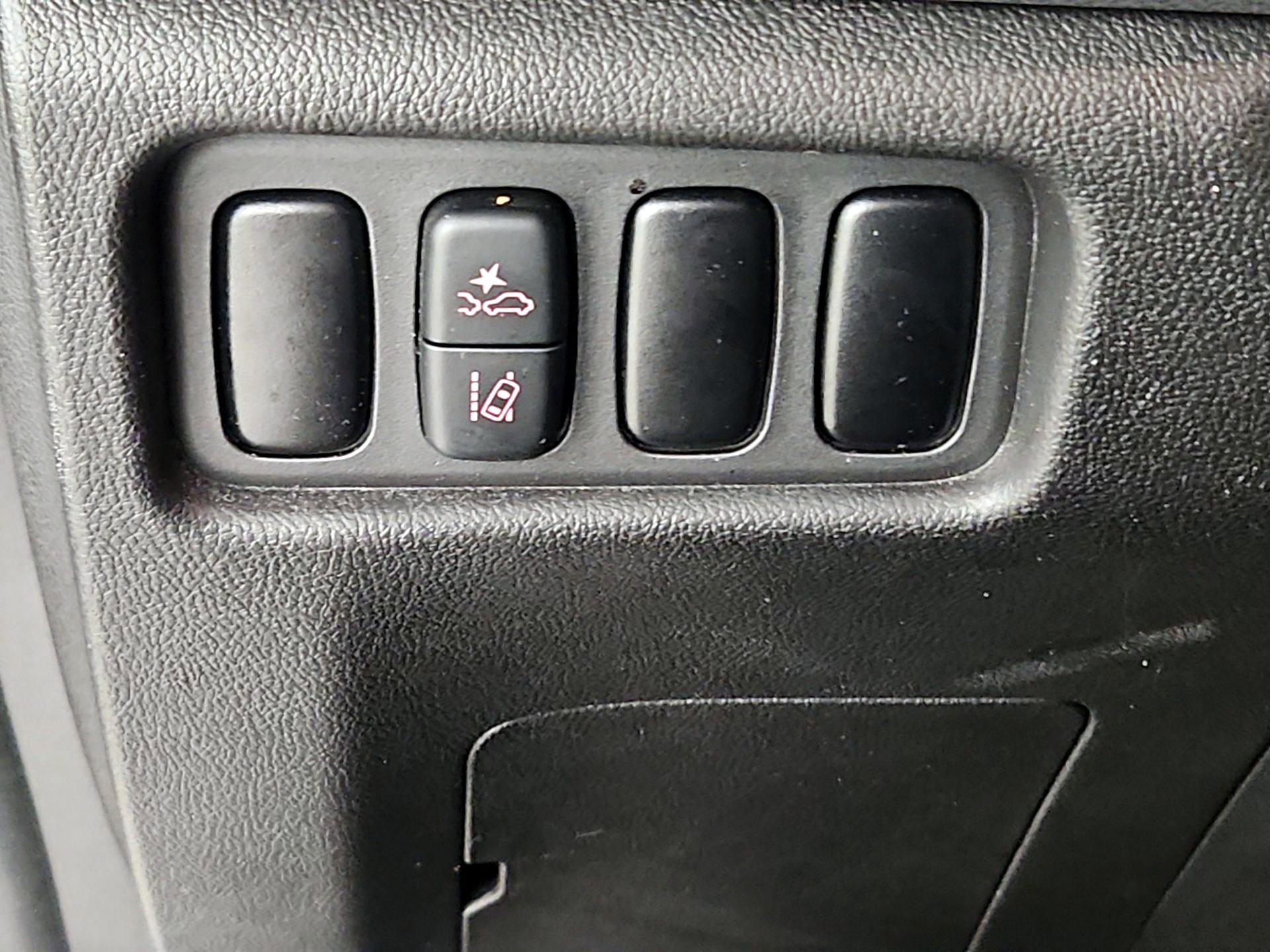 Thumbnail: 2021 Mitsubishi Outlander Sport - 13
