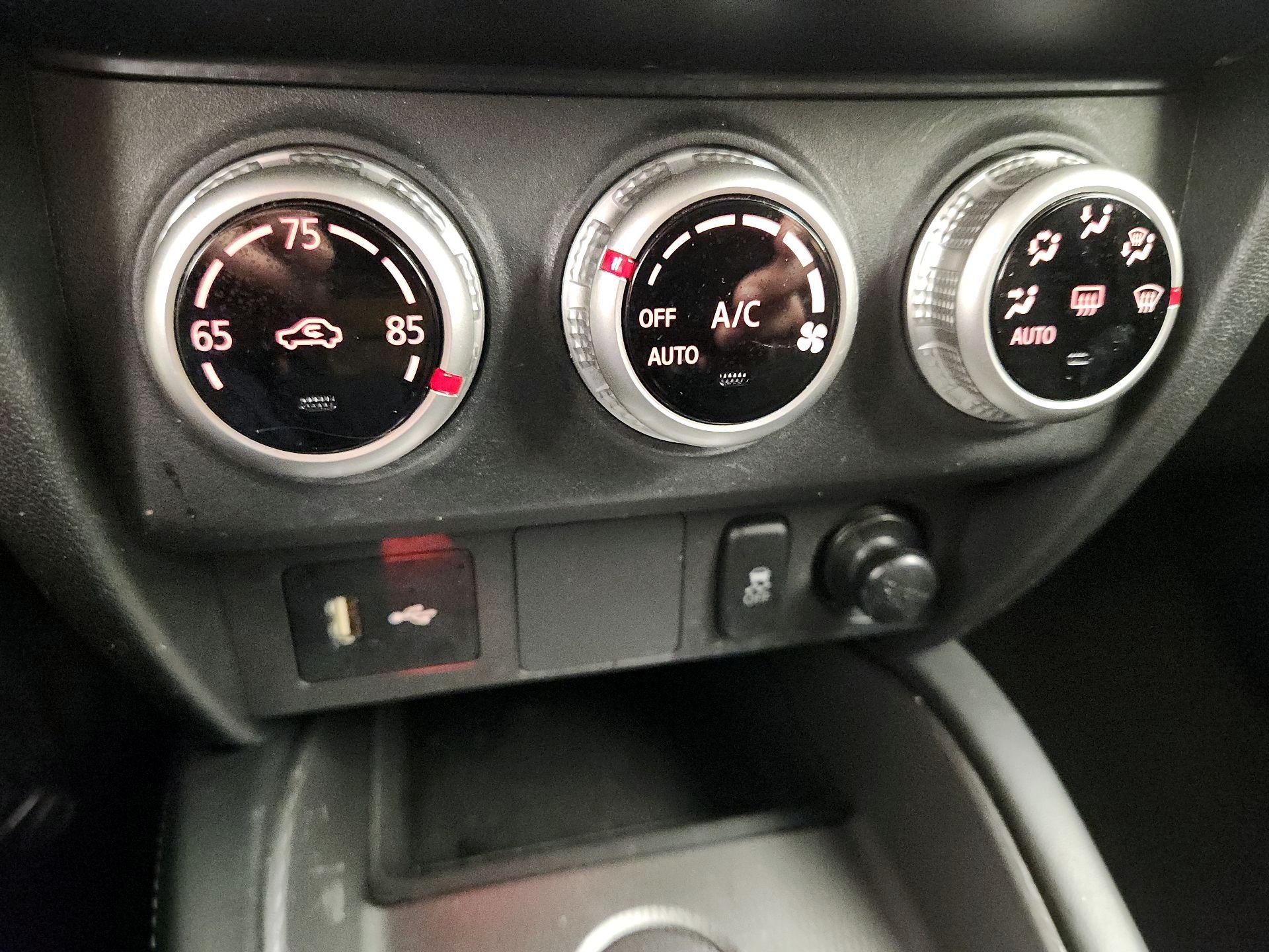 Thumbnail: 2021 Mitsubishi Outlander Sport - 17