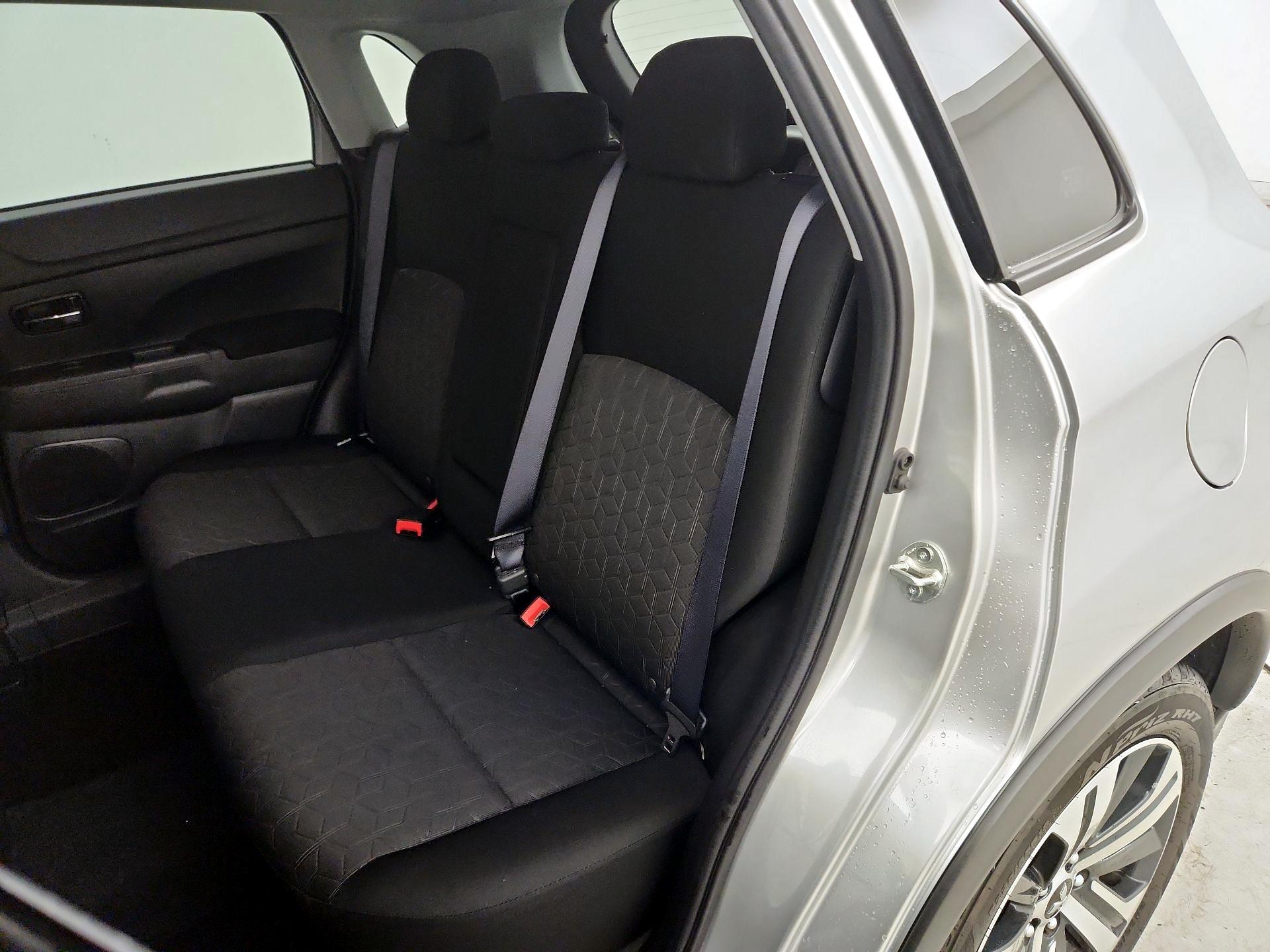 Thumbnail: 2021 Mitsubishi Outlander Sport - 19