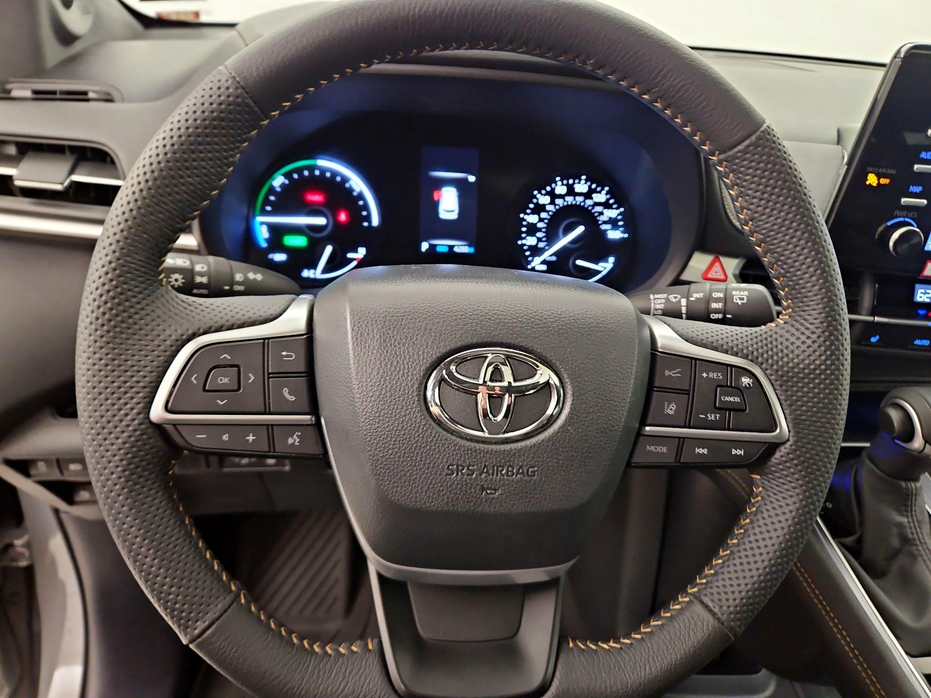 Thumbnail: 2024 Toyota Sienna - 10